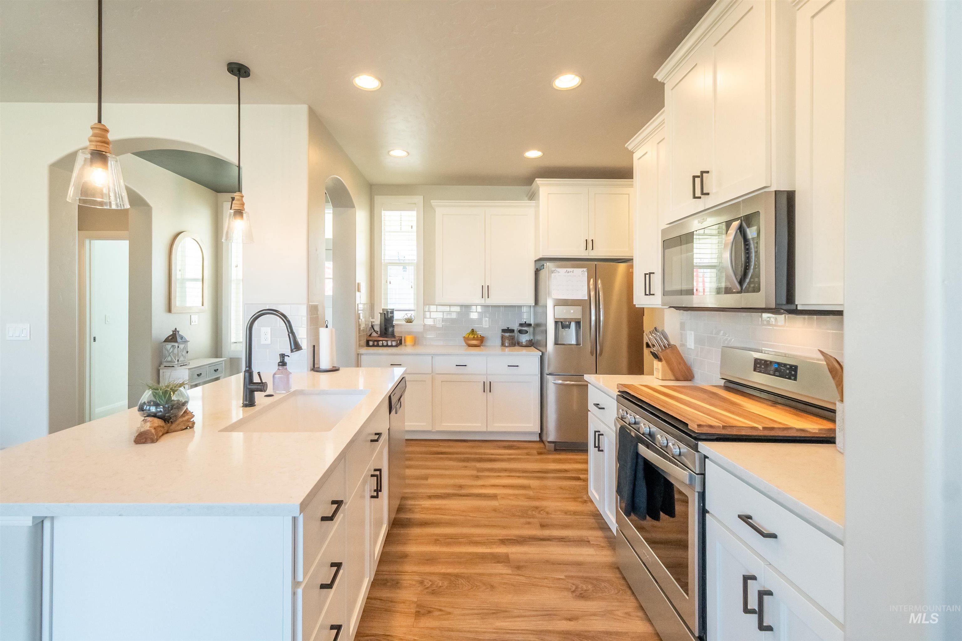 1274 E Imlay St, Kuna, Idaho 83634, 6 Bedrooms, 3 Bathrooms, Residential For Sale, Price $555,000, 98981084