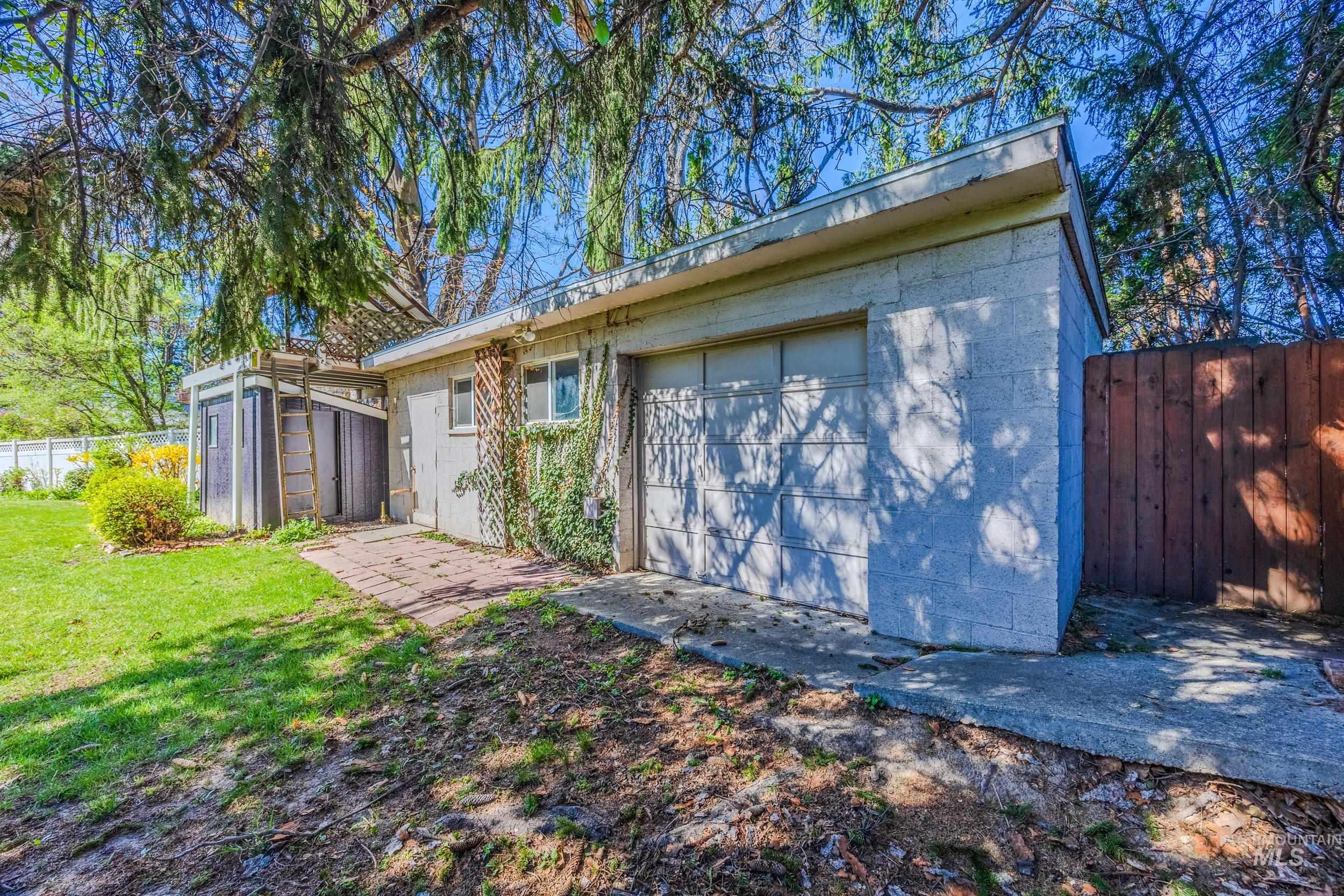 6512 W Morton Dr, Boise, Idaho 83704, 4 Bedrooms, 2.5 Bathrooms, Residential For Sale, Price $700,000, 98981085