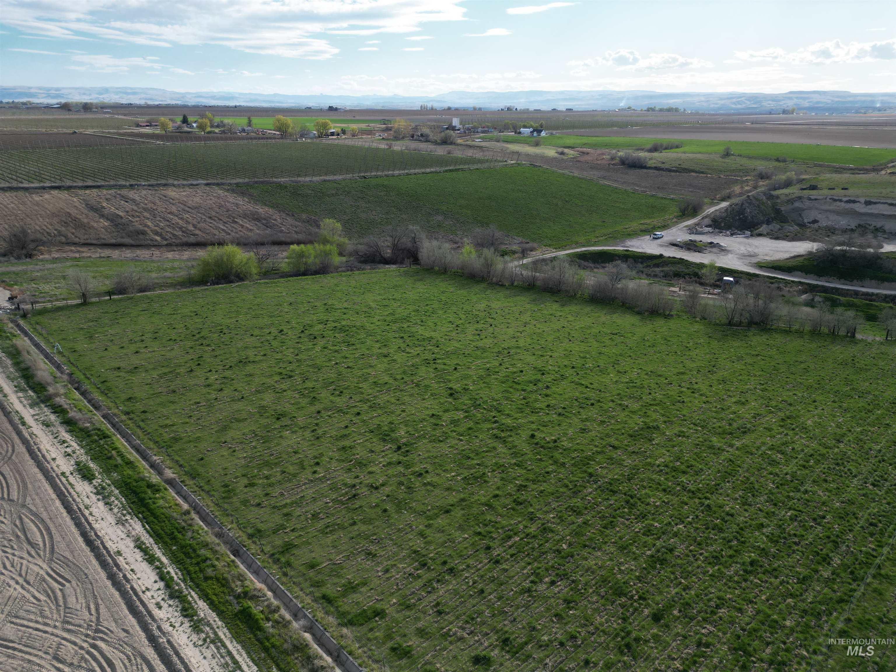 17.9ac TBD Mathews Rd, Parma, Idaho 83660, Land For Sale, Price $450,000,MLS 98981086