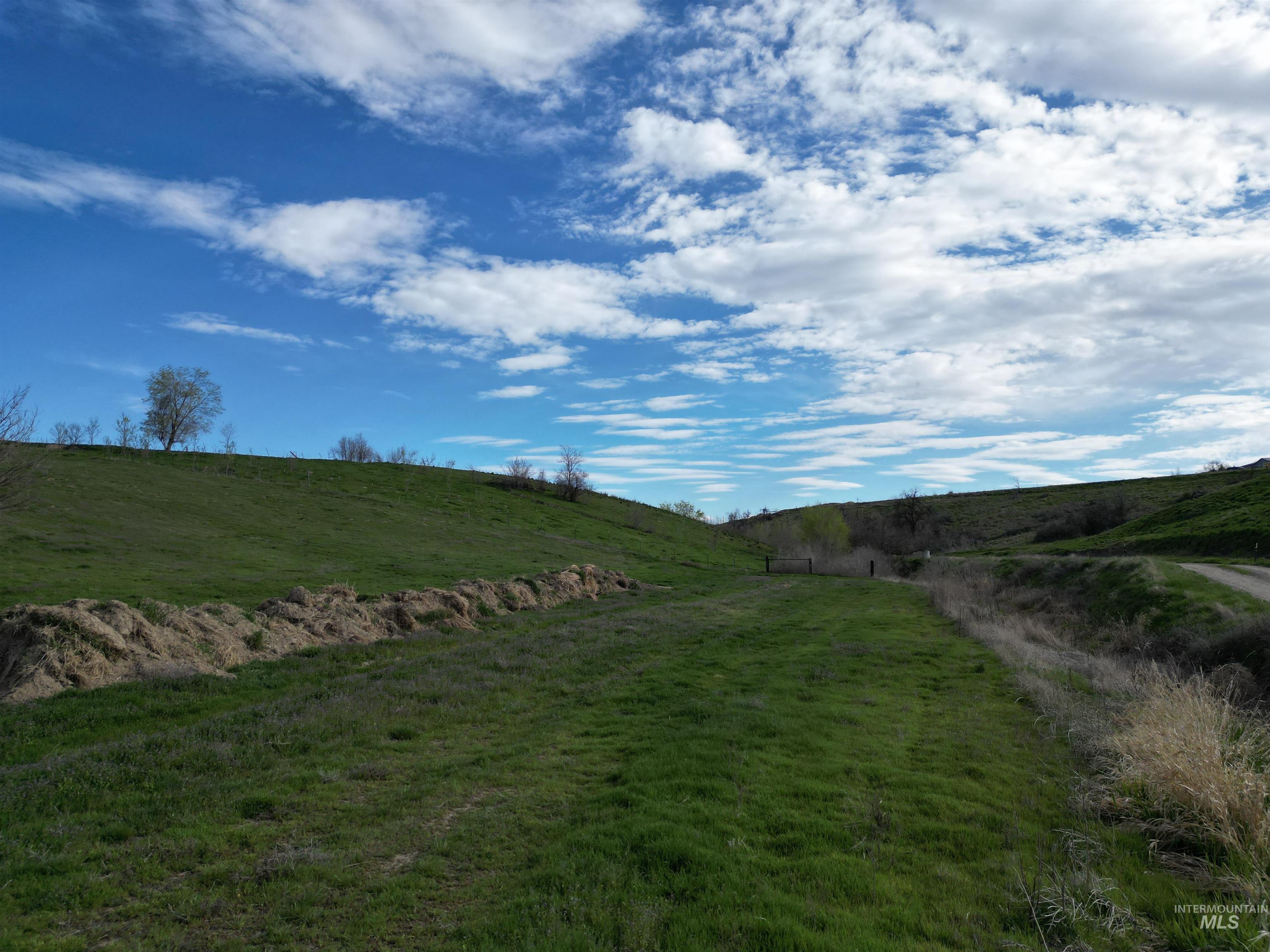 17.9ac TBD Mathews Rd, Parma, Idaho 83660, Land For Sale, Price $450,000,MLS 98981086