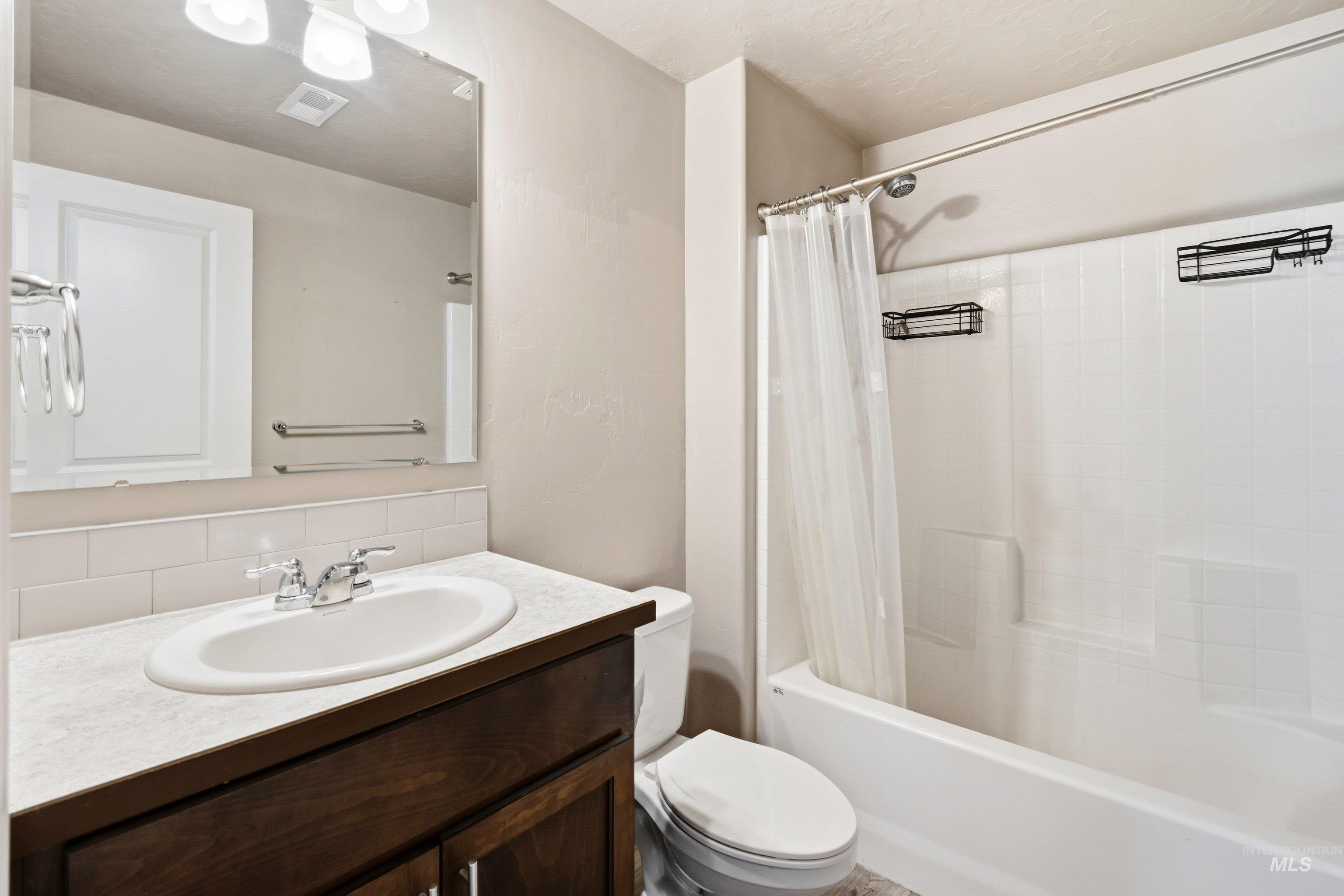 11359 Queensland Dr., Caldwell, Idaho 83605, 3 Bedrooms, 2 Bathrooms, Residential For Sale, Price $345,000, 98981088