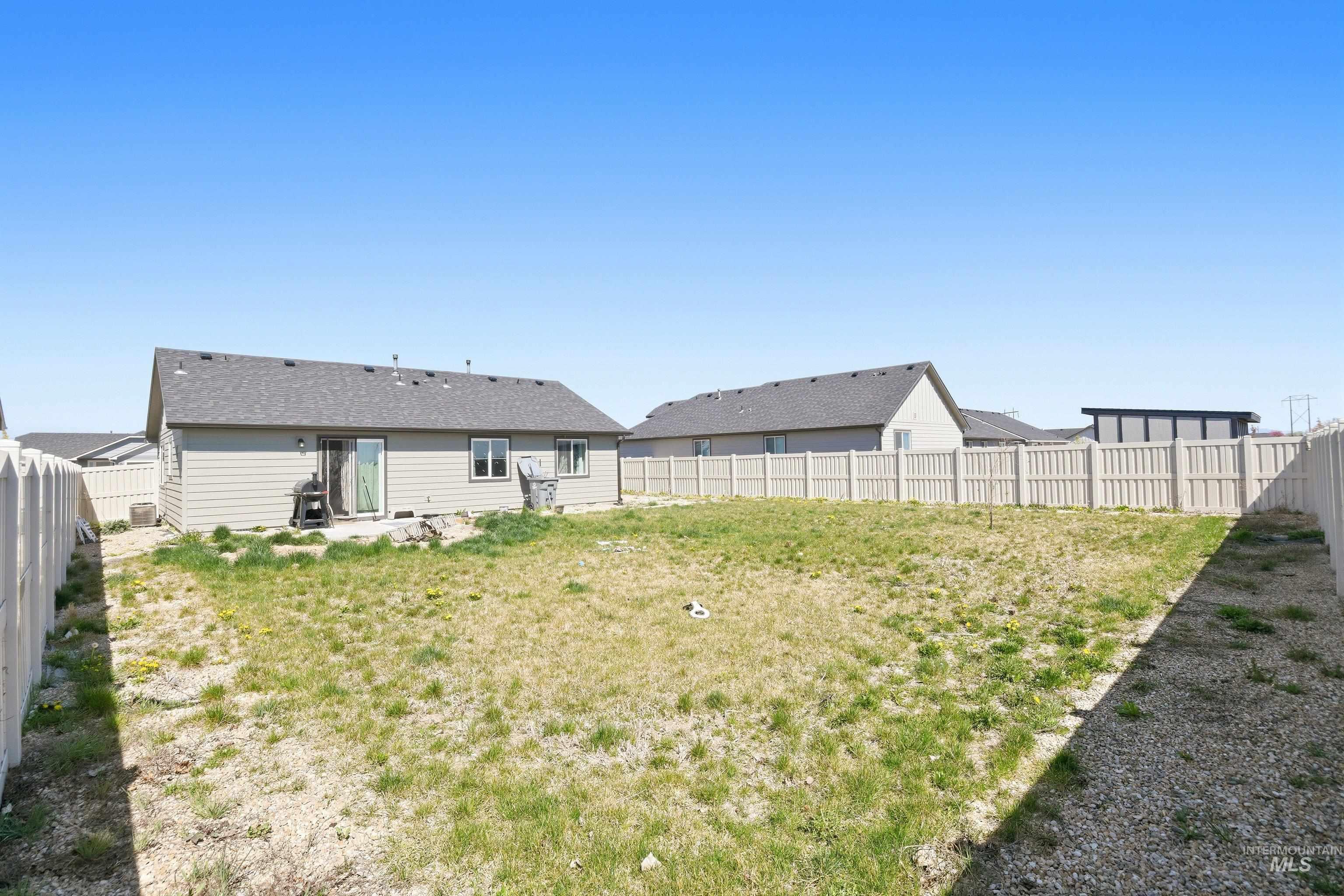 11359 Queensland Dr., Caldwell, Idaho 83605, 3 Bedrooms, 2 Bathrooms, Residential For Sale, Price $345,000, 98981088