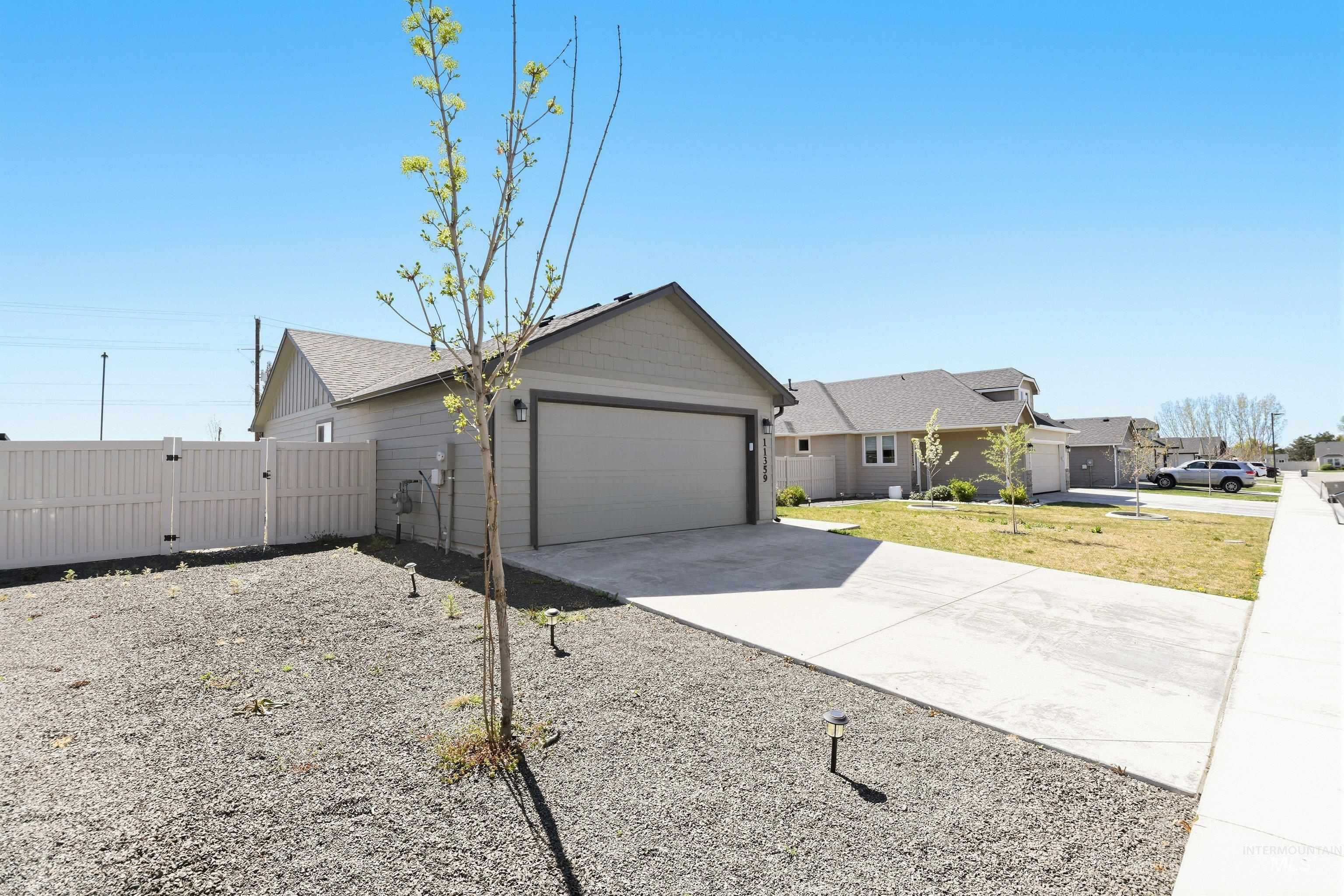 11359 Queensland Dr., Caldwell, Idaho 83605, 3 Bedrooms, 2 Bathrooms, Residential For Sale, Price $345,000, 98981088