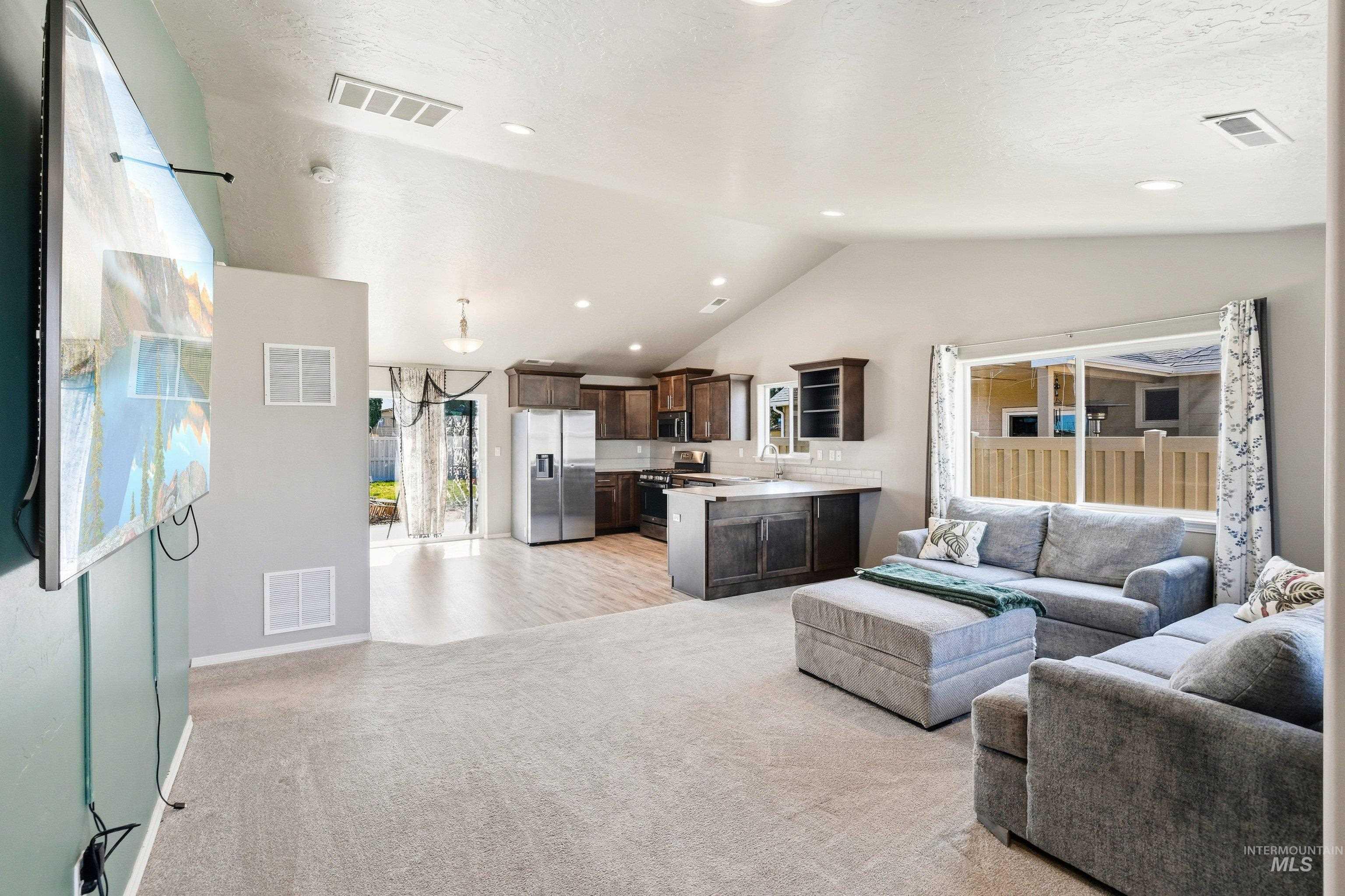 11359 Queensland Dr., Caldwell, Idaho 83605, 3 Bedrooms, 2 Bathrooms, Residential For Sale, Price $345,000, 98981088