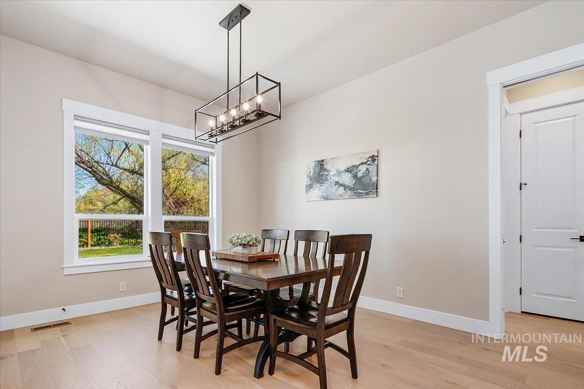 6500 W Flathead Lake St., Eagle, Idaho 83616, 5 Bedrooms, 4 Bathrooms, Residential For Sale, Price $1,050,000, 98981091