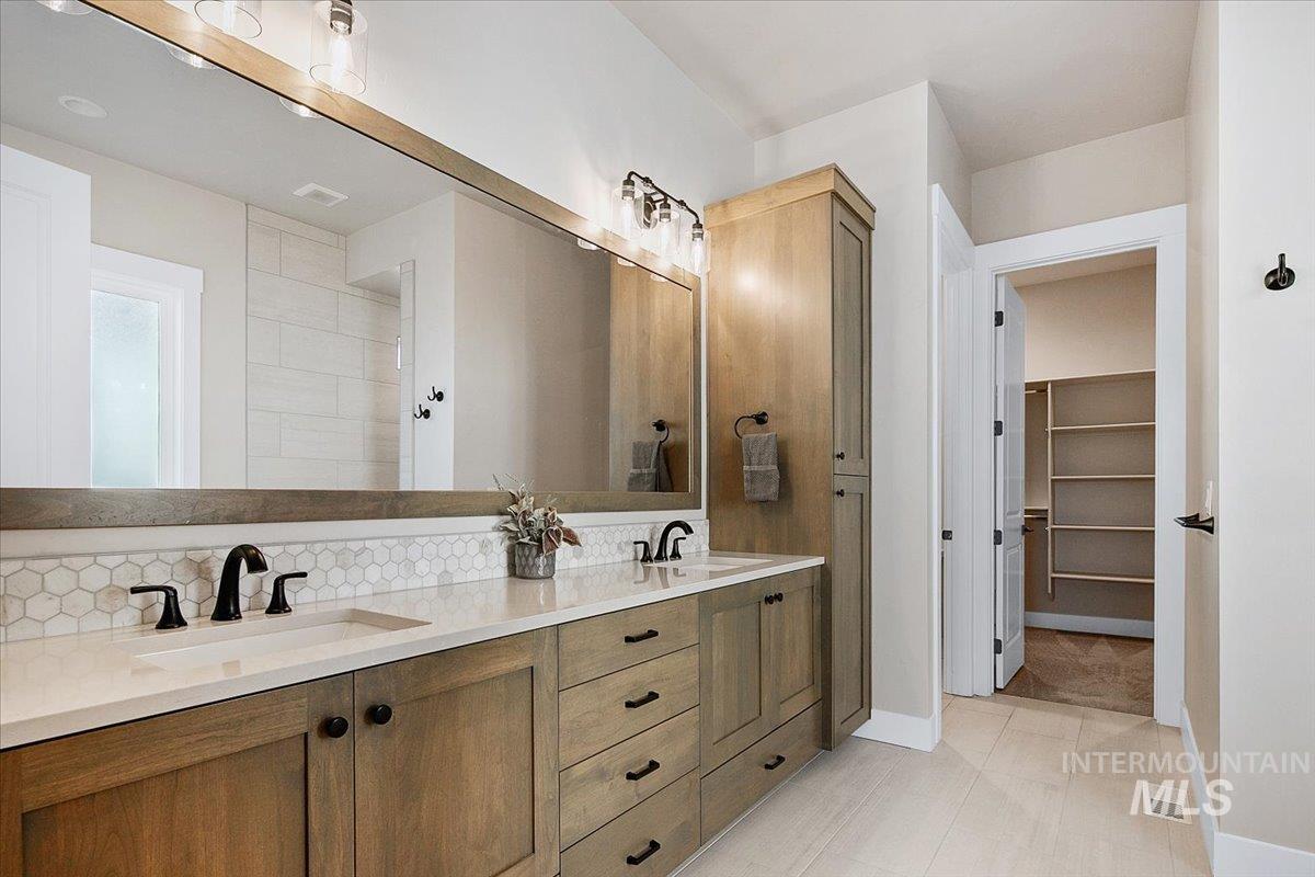 6500 W Flathead Lake St., Eagle, Idaho 83616, 5 Bedrooms, 4 Bathrooms, Residential For Sale, Price $1,050,000, 98981091