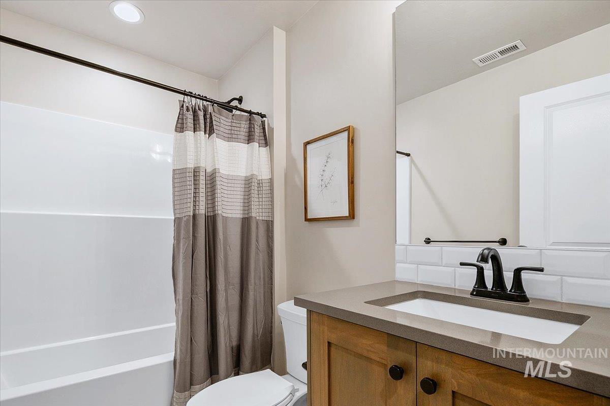 6500 W Flathead Lake St., Eagle, Idaho 83616, 5 Bedrooms, 4 Bathrooms, Residential For Sale, Price $1,050,000, 98981091