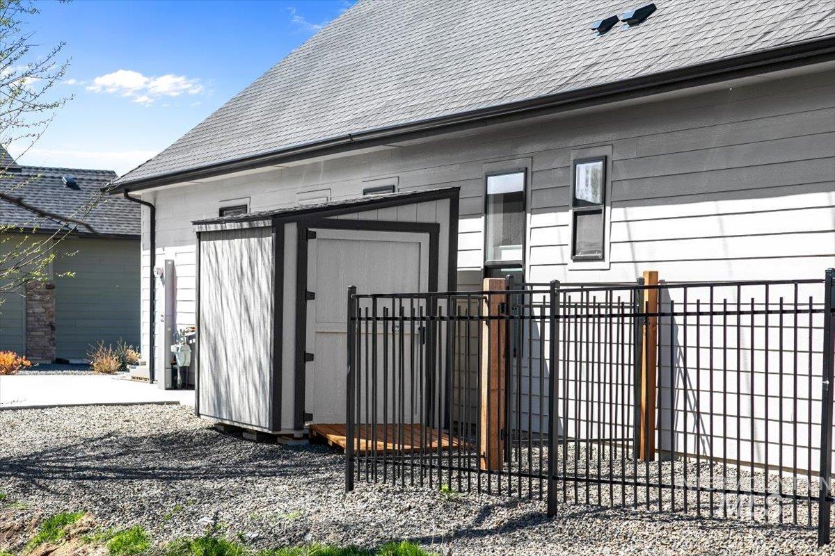 6500 W Flathead Lake St., Eagle, Idaho 83616, 5 Bedrooms, 4 Bathrooms, Residential For Sale, Price $1,050,000, 98981091