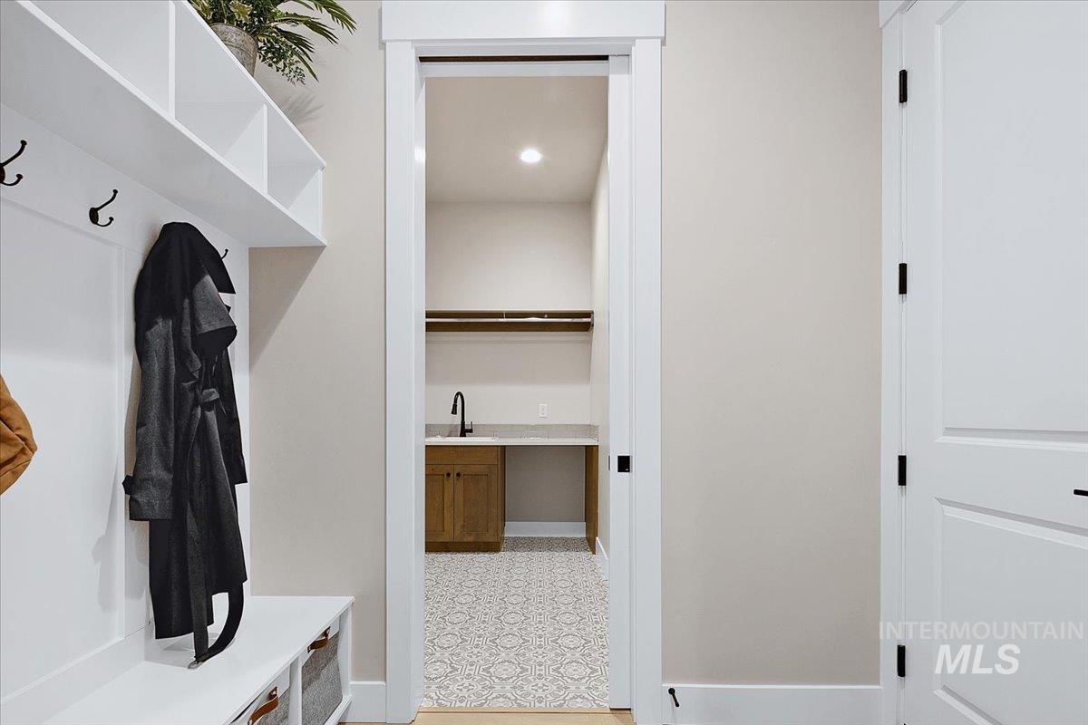 6500 W Flathead Lake St., Eagle, Idaho 83616, 5 Bedrooms, 4 Bathrooms, Residential For Sale, Price $1,050,000, 98981091