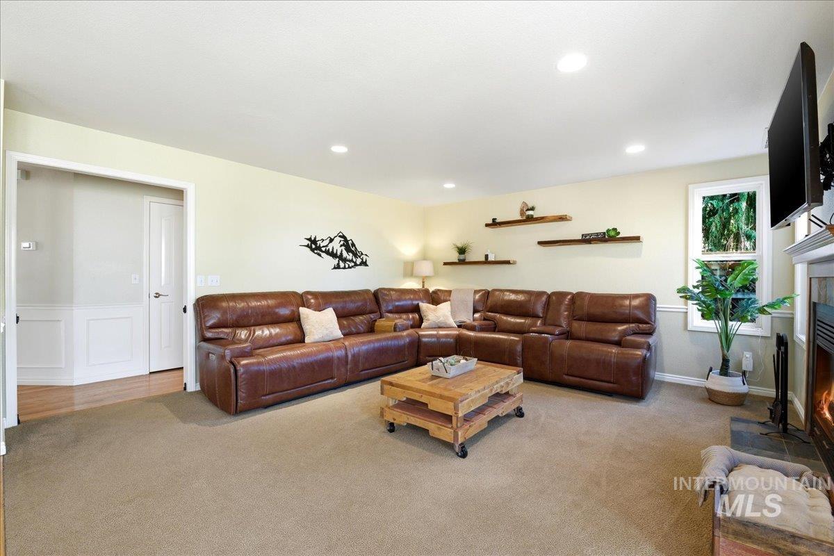 4715 N N Jullion Way, Boise, Idaho 83704, 5 Bedrooms, 2.5 Bathrooms, Residential For Sale, Price $577,000, 98981092