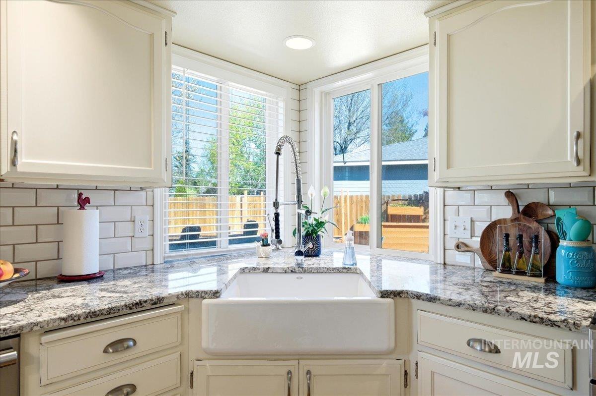 4715 N N Jullion Way, Boise, Idaho 83704, 5 Bedrooms, 2.5 Bathrooms, Residential For Sale, Price $577,000, 98981092