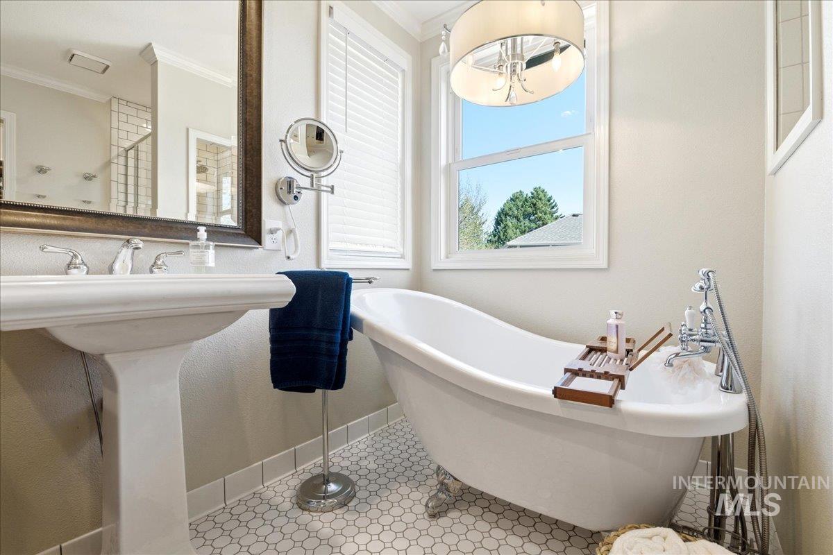 4715 N N Jullion Way, Boise, Idaho 83704, 5 Bedrooms, 2.5 Bathrooms, Residential For Sale, Price $577,000, 98981092