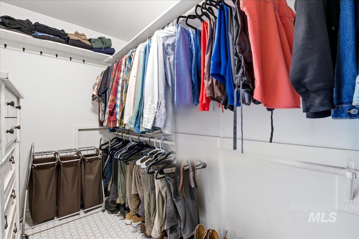 4715 N N Jullion Way, Boise, Idaho 83704, 5 Bedrooms, 2.5 Bathrooms, Residential For Sale, Price $577,000, 98981092