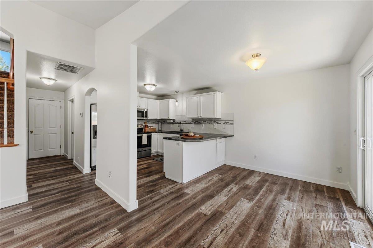 3203 S Capistrano Ave, Boise, Idaho 83705, 2 Bedrooms, 2.5 Bathrooms, Residential For Sale, Price $397,000, 98981093