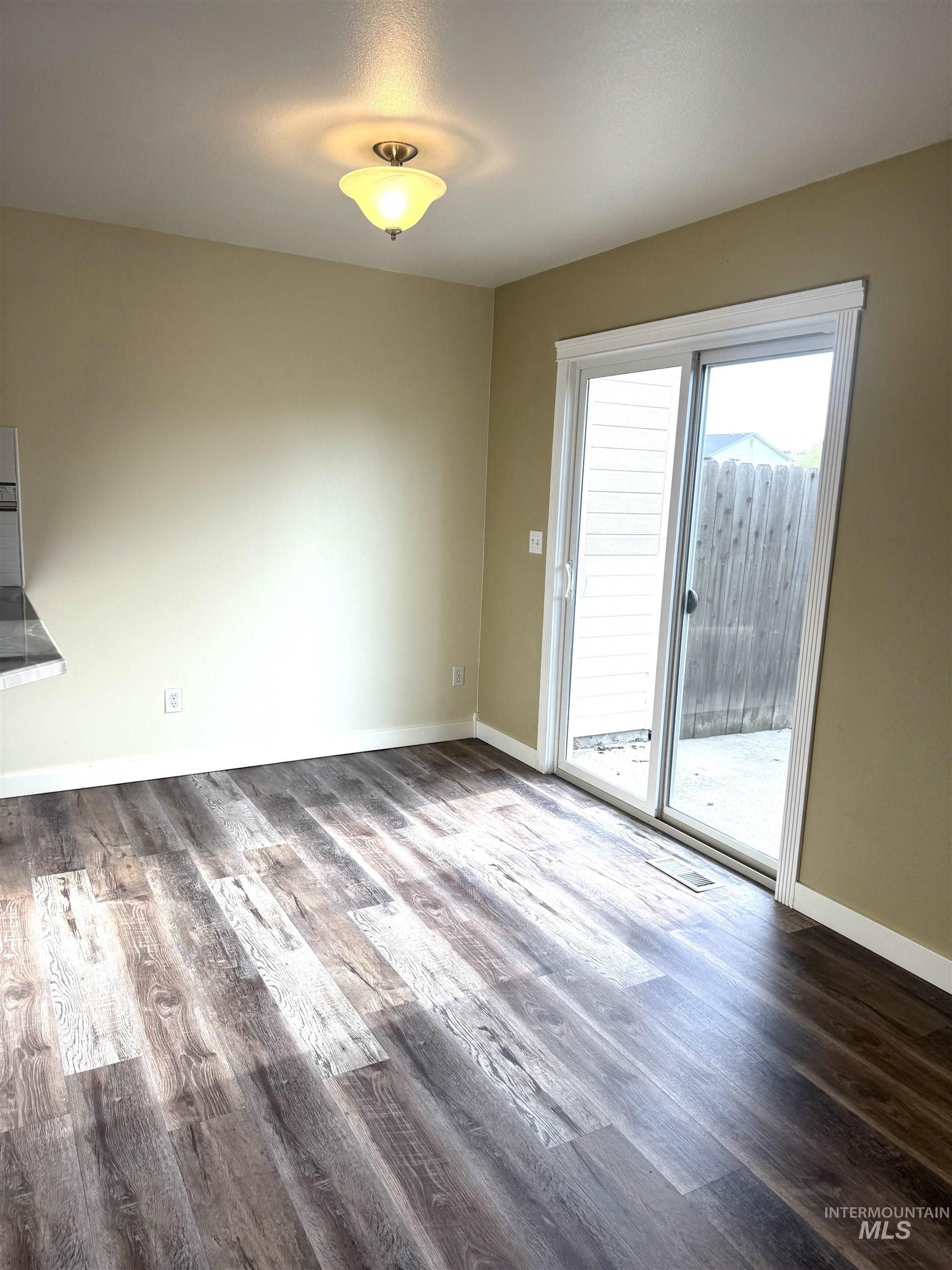 3203 S Capistrano Ave, Boise, Idaho 83705, 2 Bedrooms, 2.5 Bathrooms, Residential For Sale, Price $399,999, 98981093