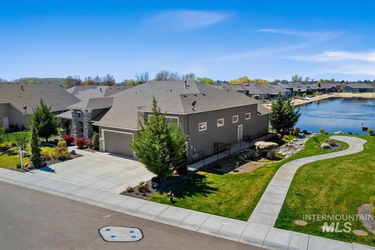 2039 N Finsbury Way, Star, Idaho 83669, 4 Bedrooms, 3.5 Bathrooms, Residential For Sale, Price $948,000, 98981094