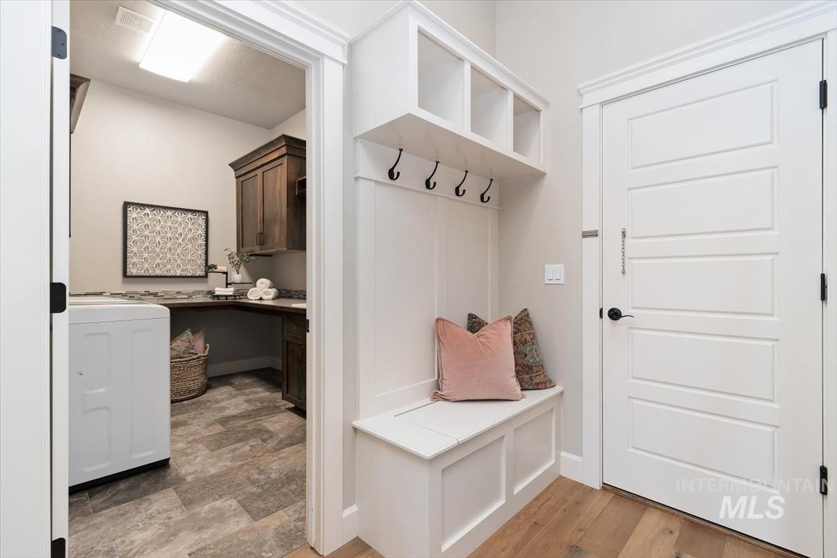 2039 N Finsbury Way, Star, Idaho 83669, 4 Bedrooms, 3.5 Bathrooms, Residential For Sale, Price $948,000, 98981094