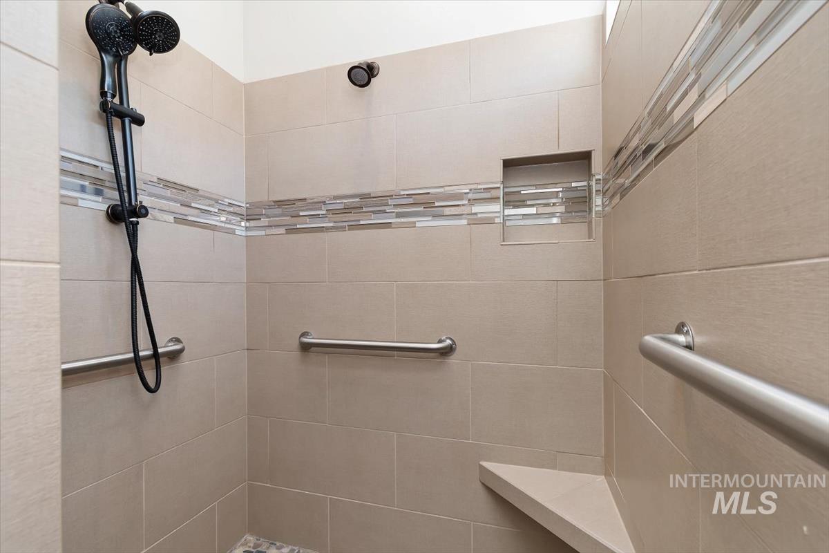 2039 N Finsbury Way, Star, Idaho 83669, 4 Bedrooms, 3.5 Bathrooms, Residential For Sale, Price $948,000, 98981094