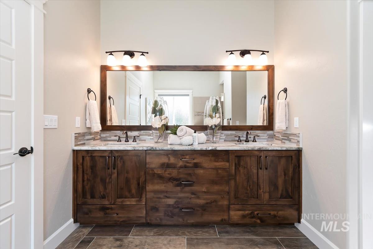 2039 N Finsbury Way, Star, Idaho 83669, 4 Bedrooms, 3.5 Bathrooms, Residential For Sale, Price $948,000, 98981094