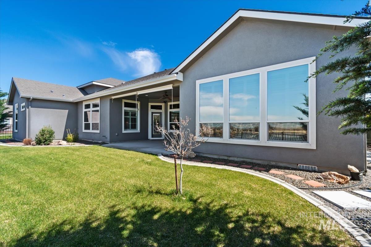 2039 N Finsbury Way, Star, Idaho 83669, 4 Bedrooms, 3.5 Bathrooms, Residential For Sale, Price $948,000, 98981094