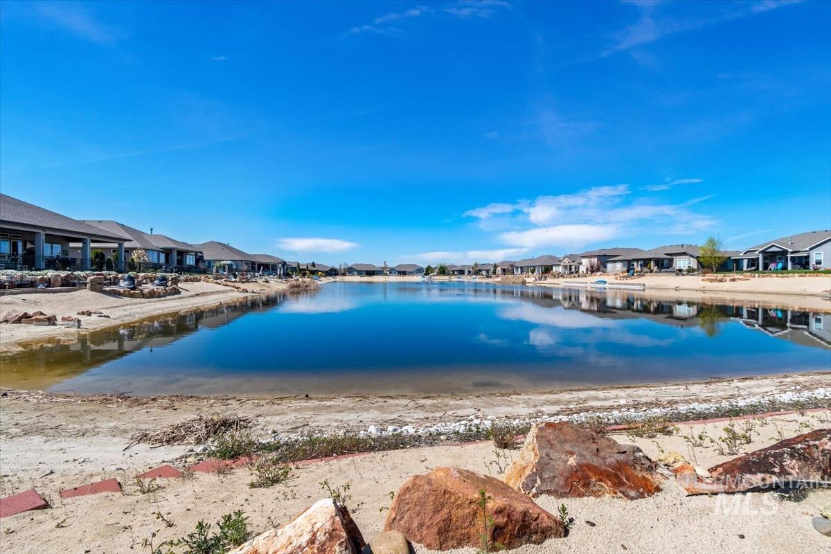 2039 N Finsbury Way, Star, Idaho 83669, 4 Bedrooms, 3.5 Bathrooms, Residential For Sale, Price $948,000, 98981094