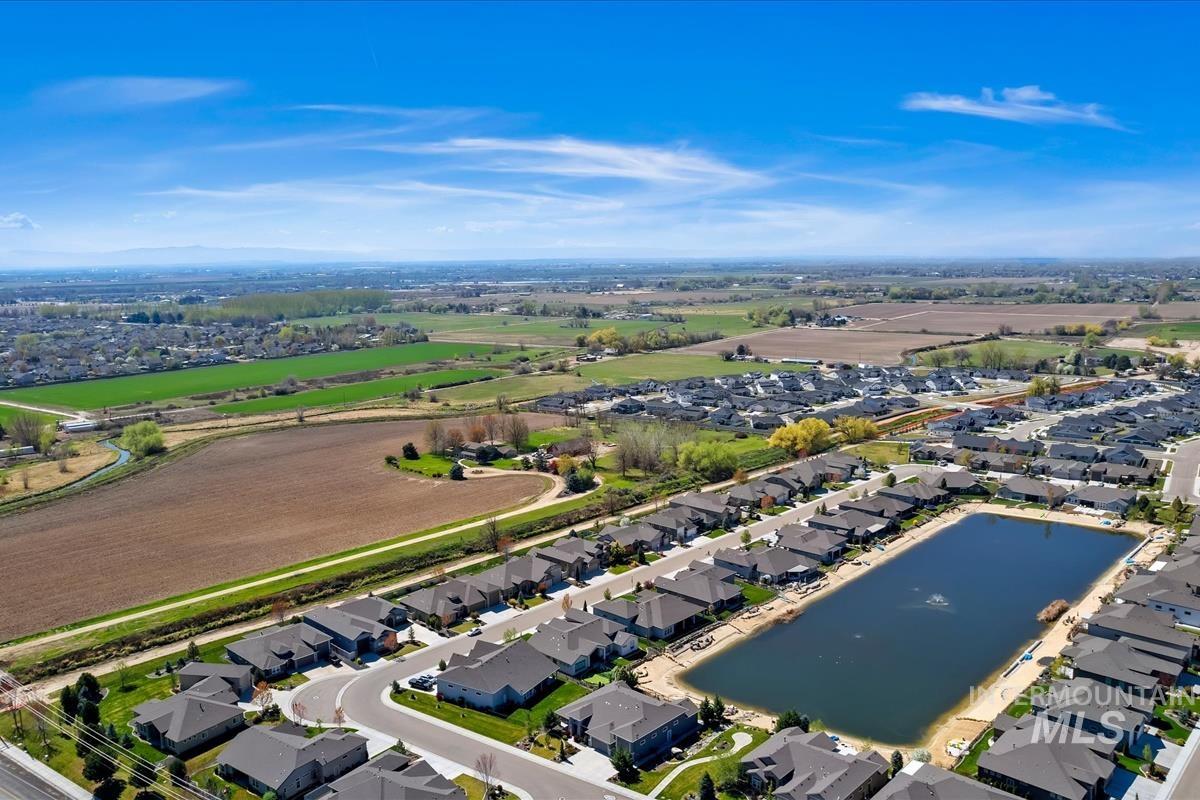 2039 N Finsbury Way, Star, Idaho 83669, 4 Bedrooms, 3.5 Bathrooms, Residential For Sale, Price $948,000, 98981094