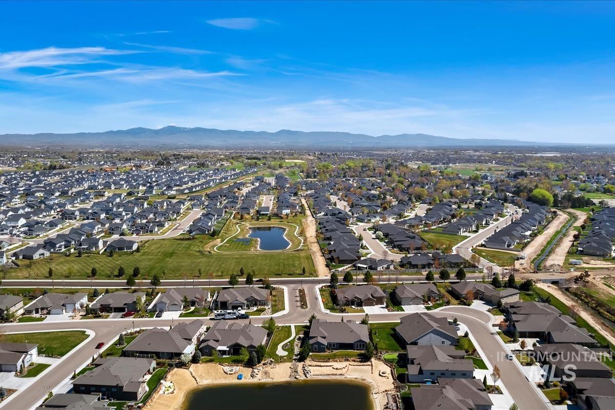 2039 N Finsbury Way, Star, Idaho 83669, 4 Bedrooms, 3.5 Bathrooms, Residential For Sale, Price $948,000, 98981094