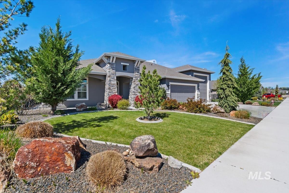 2039 N Finsbury Way, Star, Idaho 83669, 4 Bedrooms, 3.5 Bathrooms, Residential For Sale, Price $948,000, 98981094