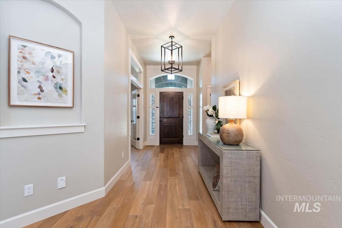 2039 N Finsbury Way, Star, Idaho 83669, 4 Bedrooms, 3.5 Bathrooms, Residential For Sale, Price $948,000, 98981094