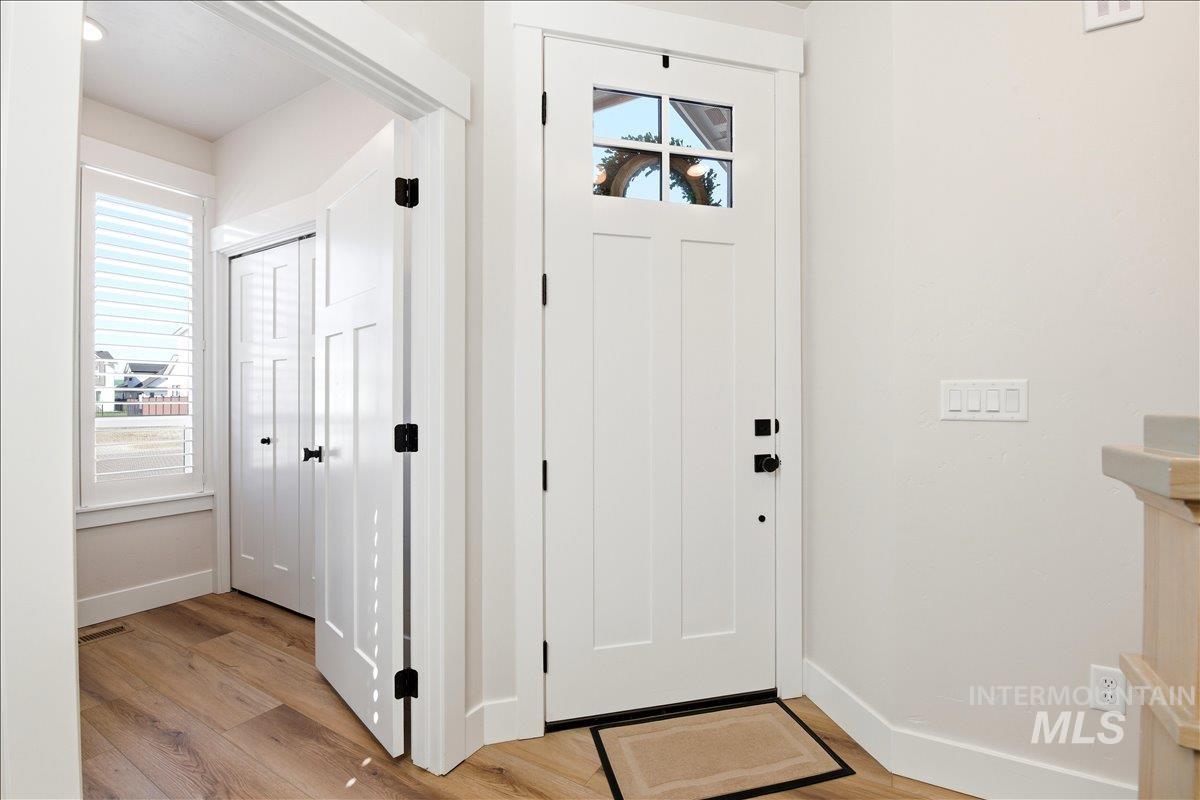 3855 W Spring House Ln, Eagle, Idaho 83616, 3 Bedrooms, 2.5 Bathrooms, Residential For Sale, Price $536,900, 98981095