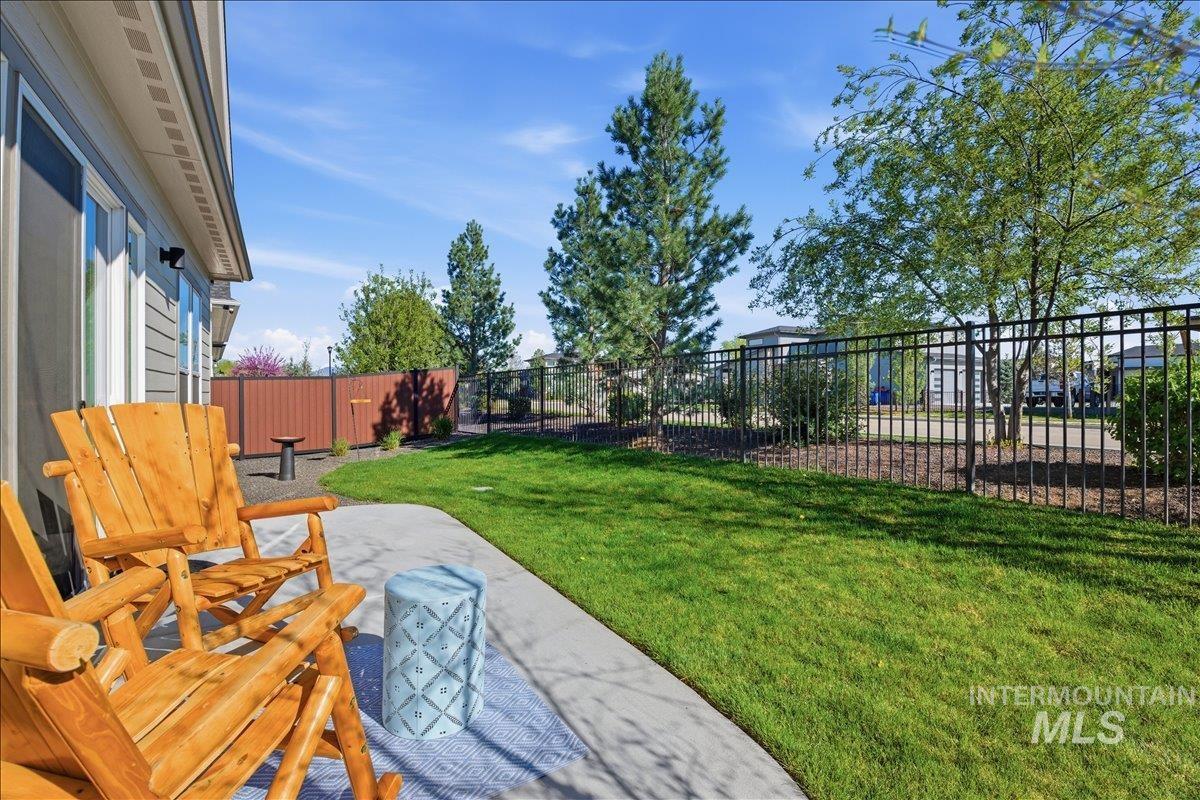 3855 W Spring House Ln, Eagle, Idaho 83616, 3 Bedrooms, 2.5 Bathrooms, Residential For Sale, Price $536,900, 98981095