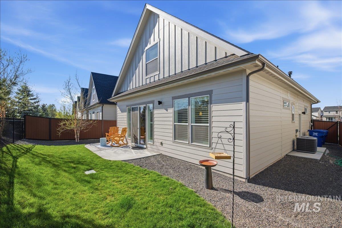 3855 W Spring House Ln, Eagle, Idaho 83616, 3 Bedrooms, 2.5 Bathrooms, Residential For Sale, Price $536,900, 98981095