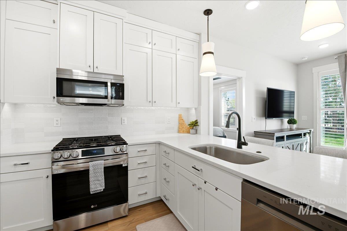 3855 W Spring House Ln, Eagle, Idaho 83616, 3 Bedrooms, 2.5 Bathrooms, Residential For Sale, Price $536,900, 98981095