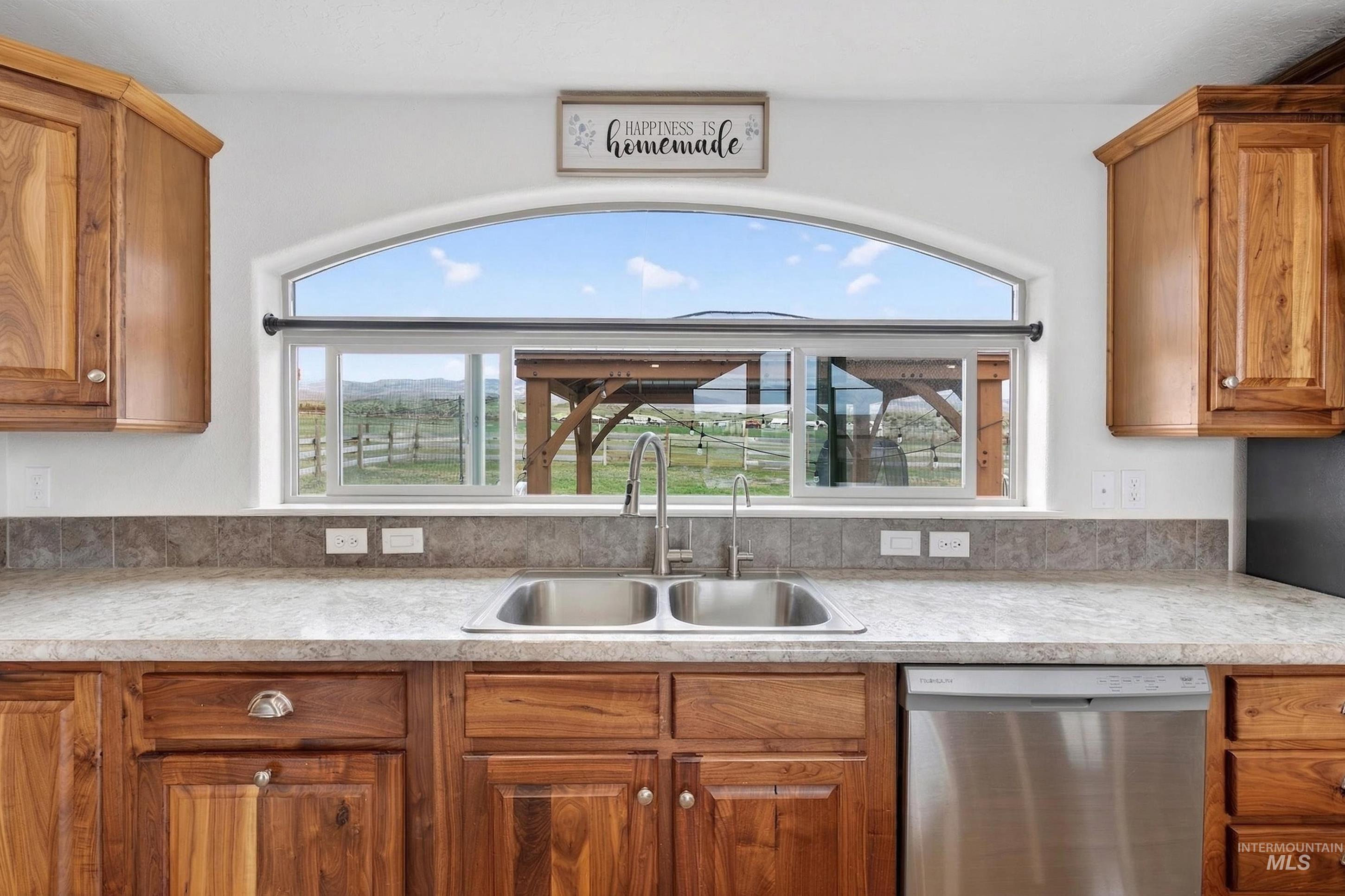 728 Chase Ln, Melba, Idaho 83641, 4 Bedrooms, 2 Bathrooms, Residential For Sale, Price $584,900, 98981097