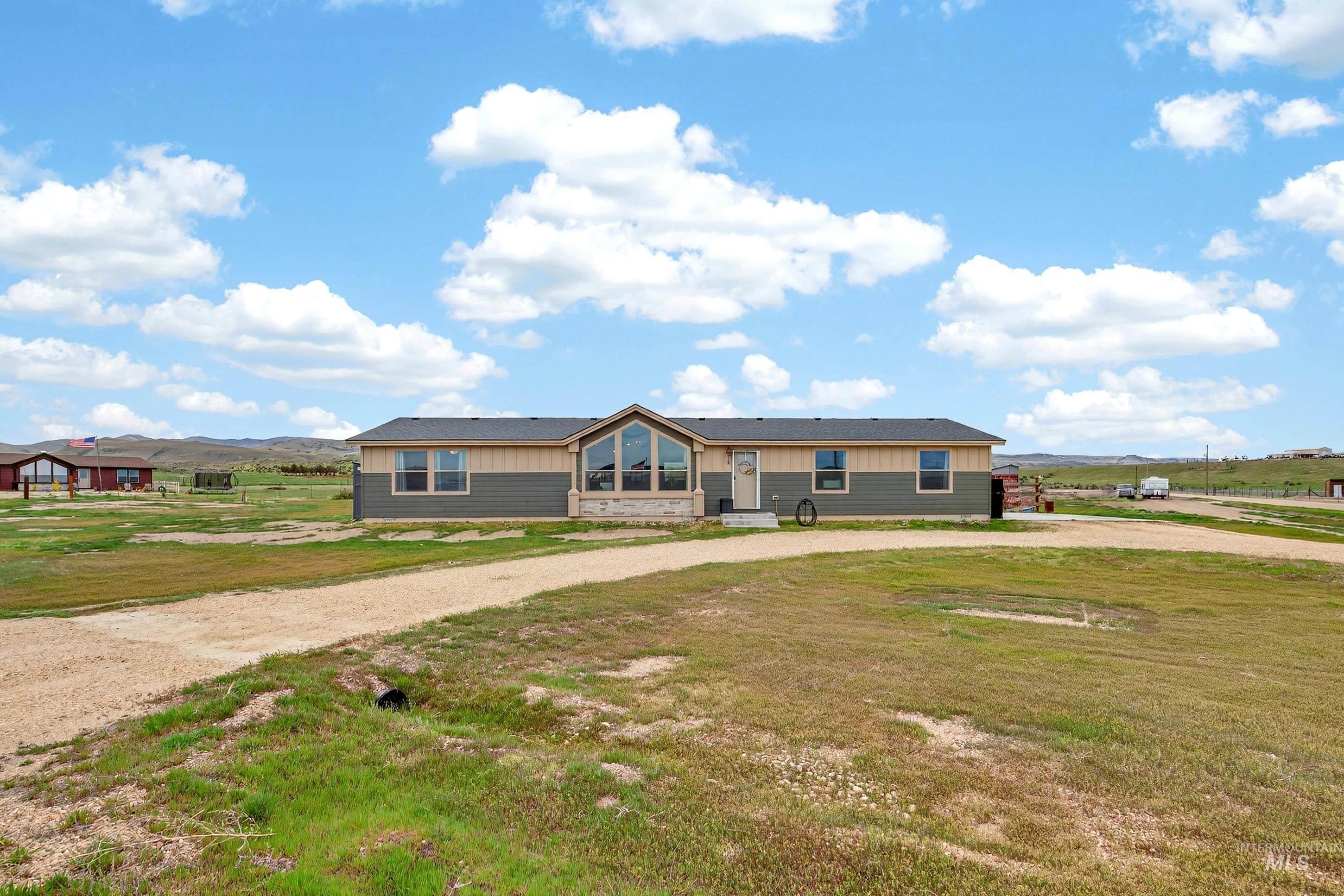 728 Chase Ln, Melba, Idaho 83641, 4 Bedrooms, 2 Bathrooms, Residential For Sale, Price $584,900, 98981097