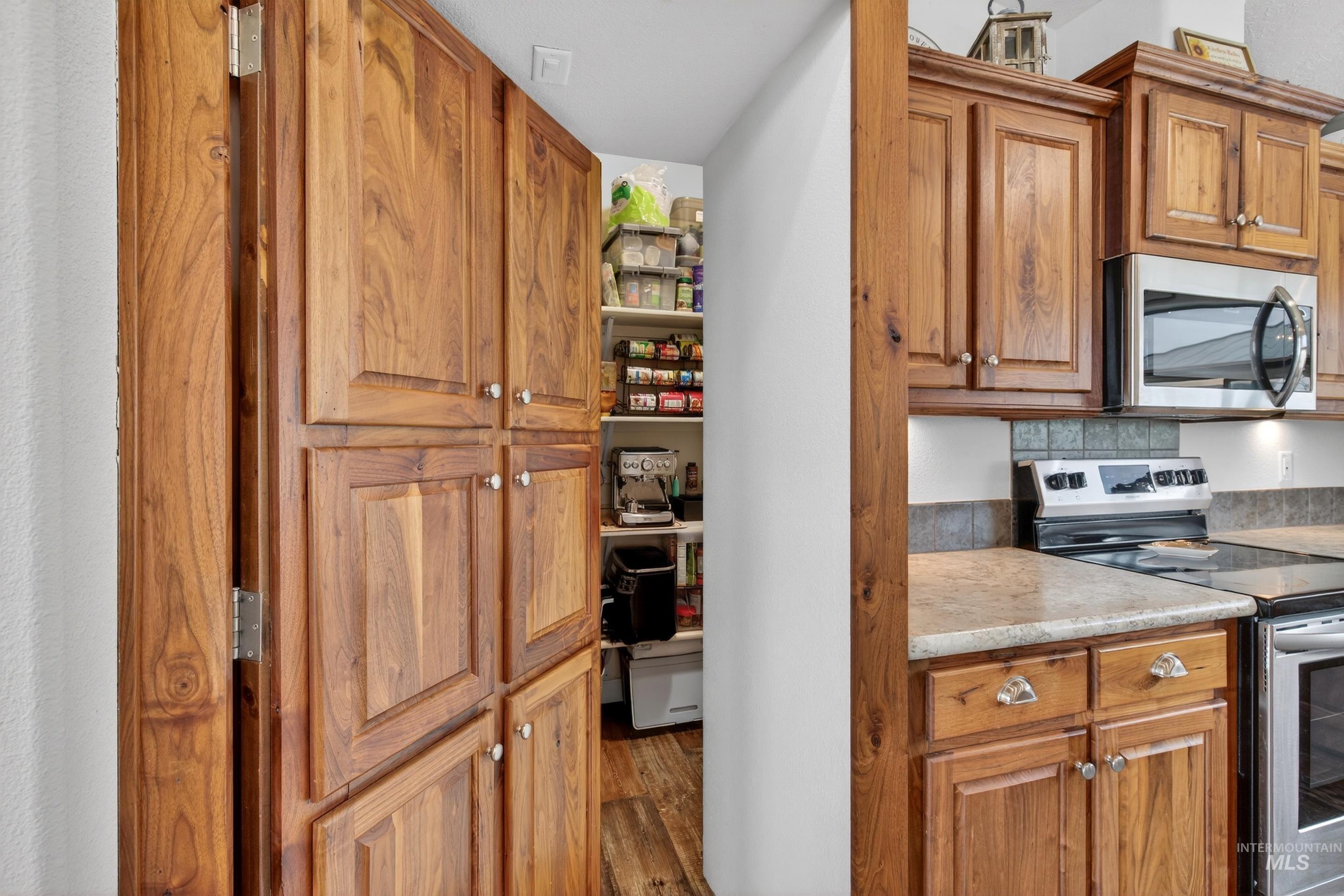 728 Chase Ln, Melba, Idaho 83641, 4 Bedrooms, 2 Bathrooms, Residential For Sale, Price $584,900, 98981097