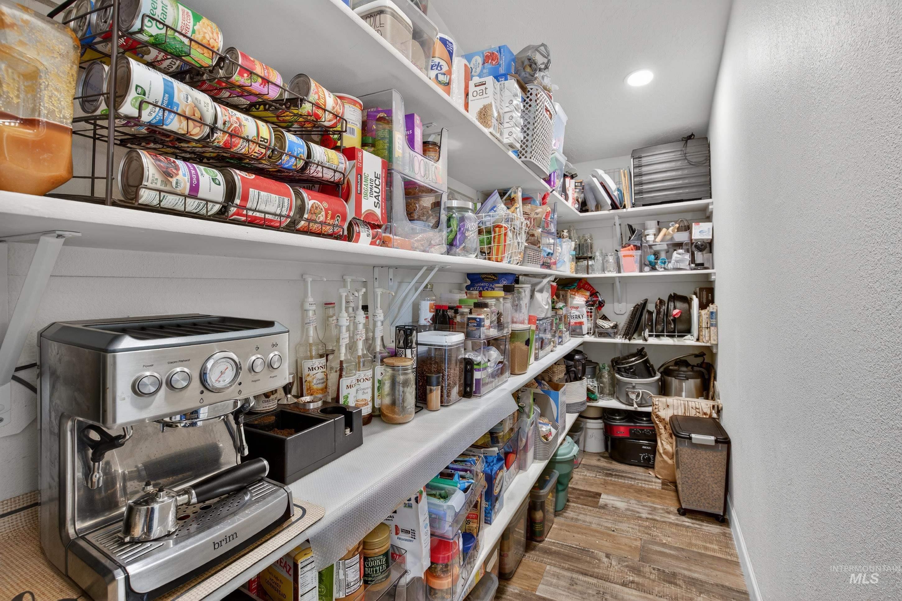 728 Chase Ln, Melba, Idaho 83641, 4 Bedrooms, 2 Bathrooms, Residential For Sale, Price $584,900, 98981097