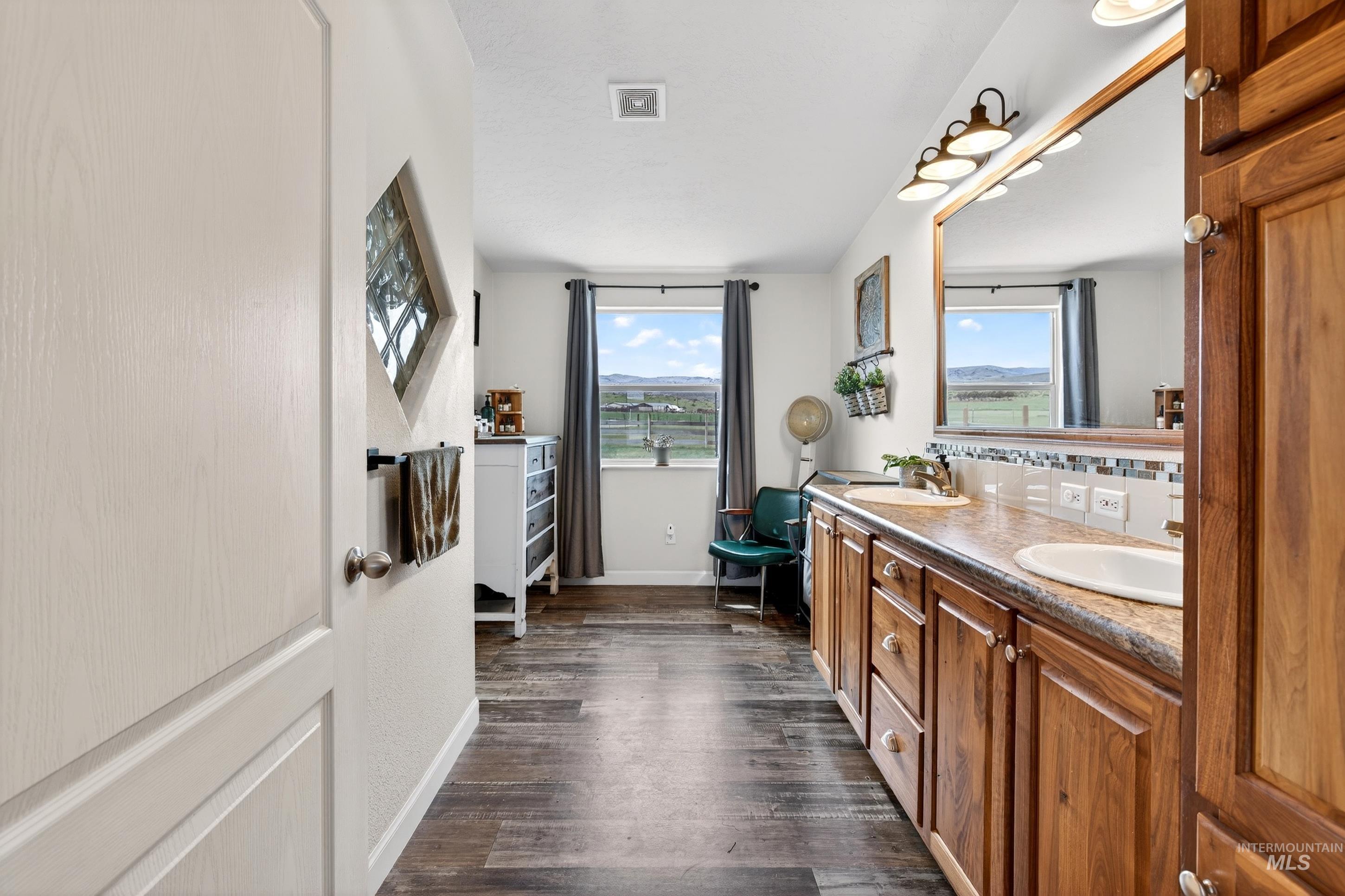 728 Chase Ln, Melba, Idaho 83641, 4 Bedrooms, 2 Bathrooms, Residential For Sale, Price $584,900, 98981097