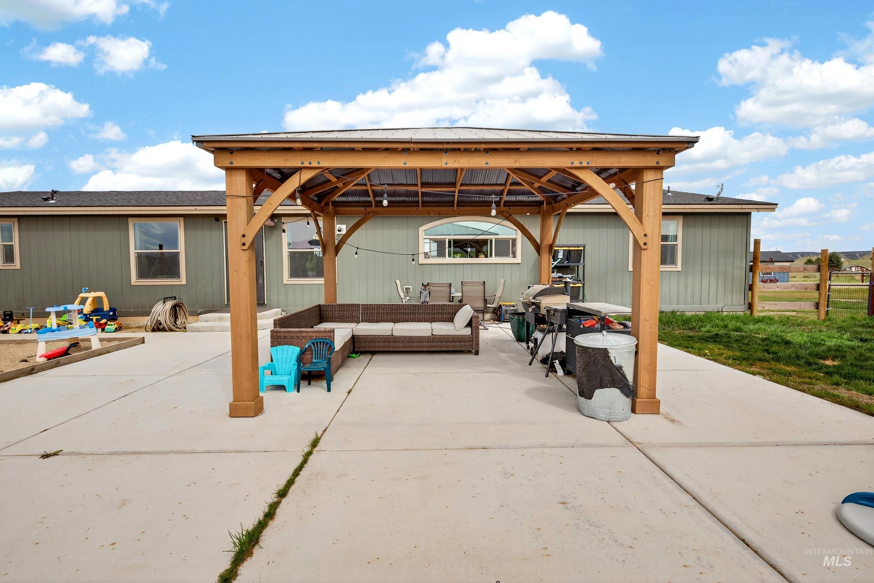 728 Chase Ln, Melba, Idaho 83641, 4 Bedrooms, 2 Bathrooms, Residential For Sale, Price $584,900, 98981097