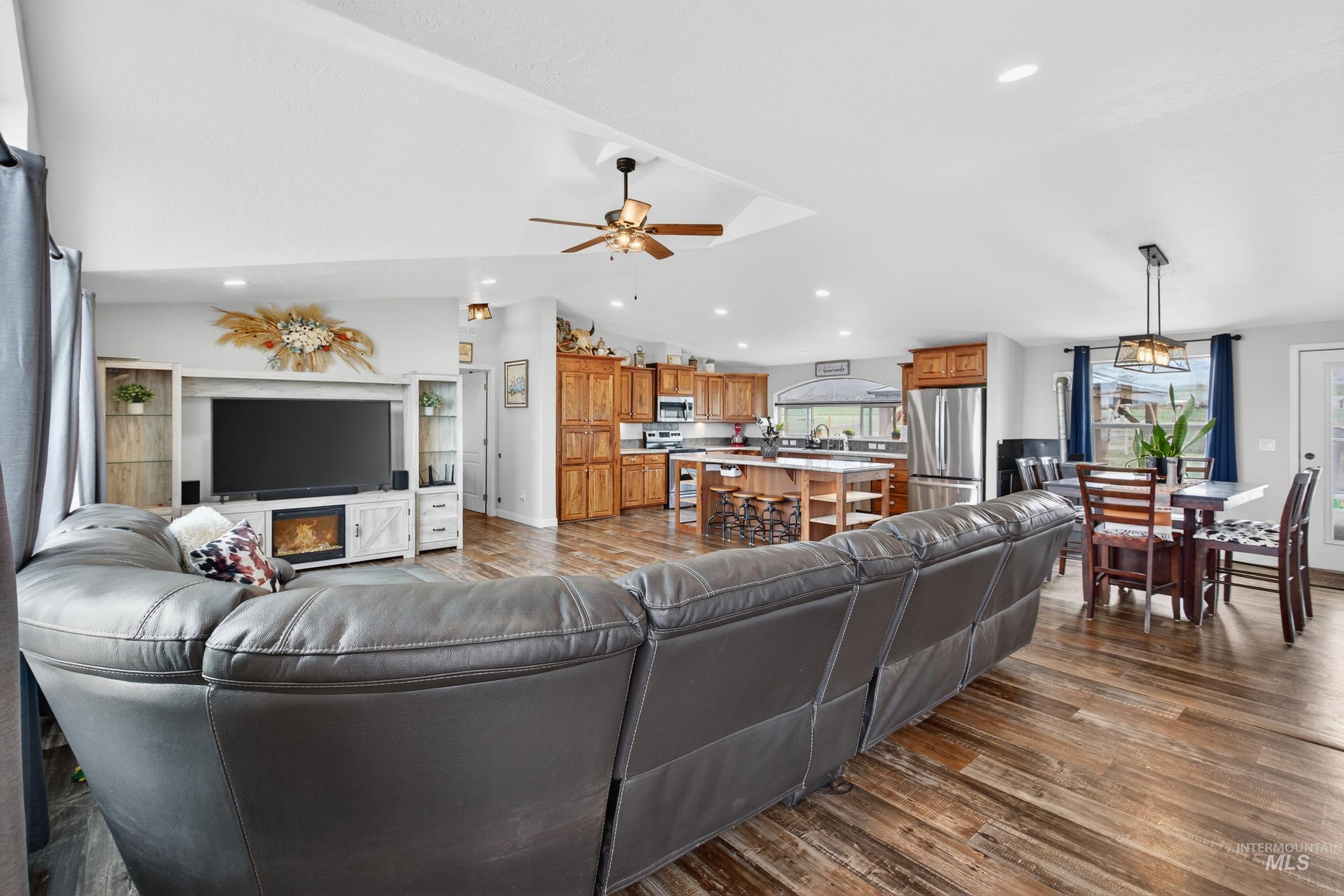 728 Chase Ln, Melba, Idaho 83641, 4 Bedrooms, 2 Bathrooms, Residential For Sale, Price $584,900, 98981097