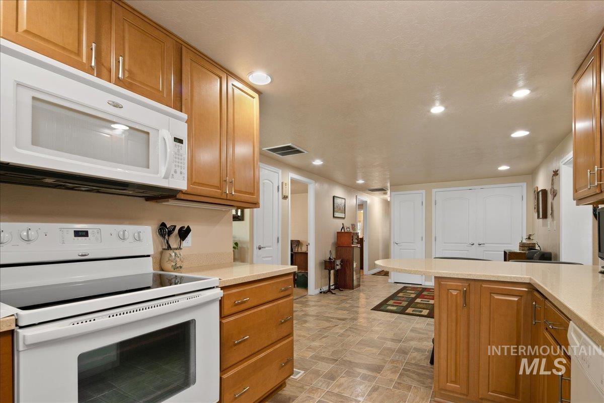 1785 N Haskett Street, Mountain Home, Idaho 83647, 3 Bedrooms, 2 Bathrooms, Residential For Sale, Price $325,000, 98981098