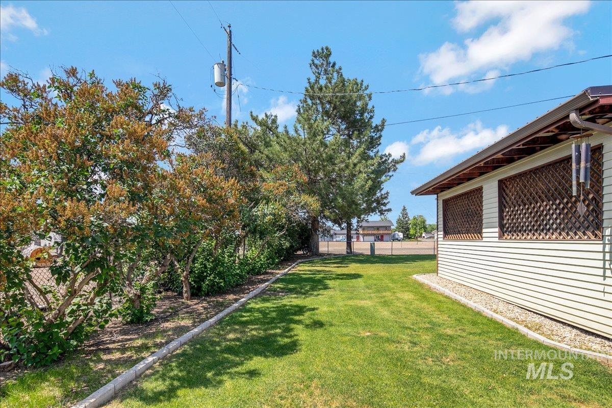 1785 N Haskett Street, Mountain Home, Idaho 83647, 3 Bedrooms, 2 Bathrooms, Residential For Sale, Price $325,000, 98981098