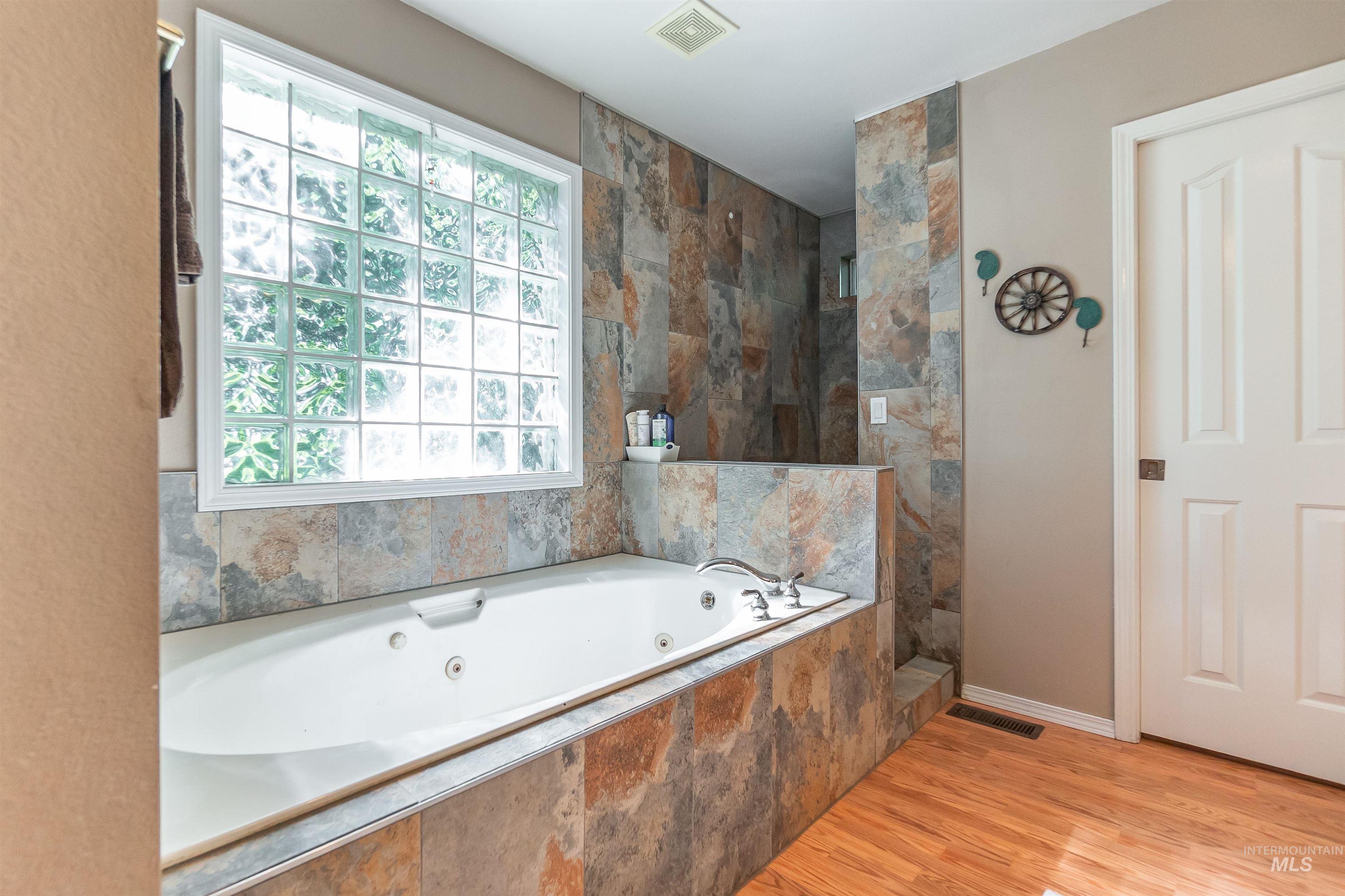 6451 Little Freezeout Rd, Caldwell, Idaho 83607, 7 Bedrooms, 7.5 Bathrooms, Farm & Ranch For Sale, Price $3,599,000,MLS 98981099