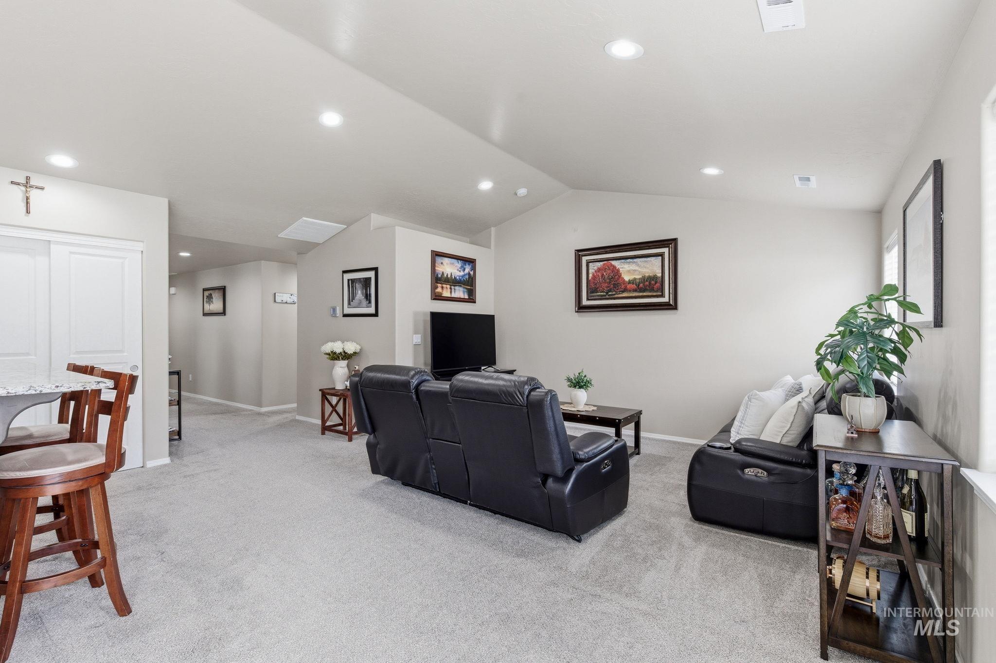 612 Diamond Lake St, Middleton, Idaho 83644, 3 Bedrooms, 2 Bathrooms, Residential For Sale, Price $384,999, 98981101