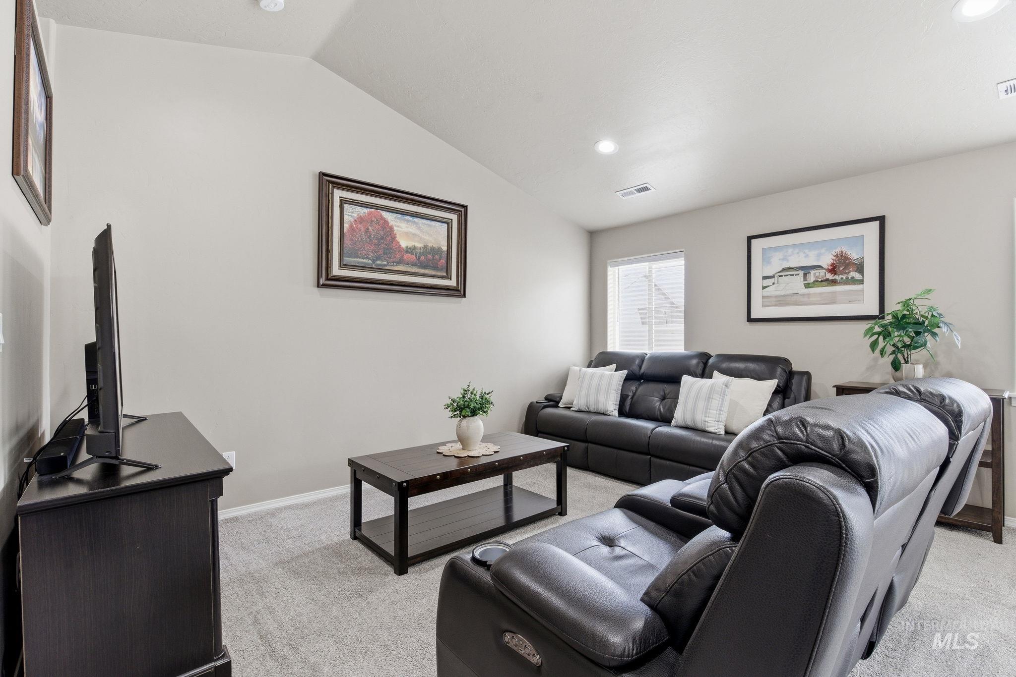 612 Diamond Lake St, Middleton, Idaho 83644, 3 Bedrooms, 2 Bathrooms, Residential For Sale, Price $384,999, 98981101