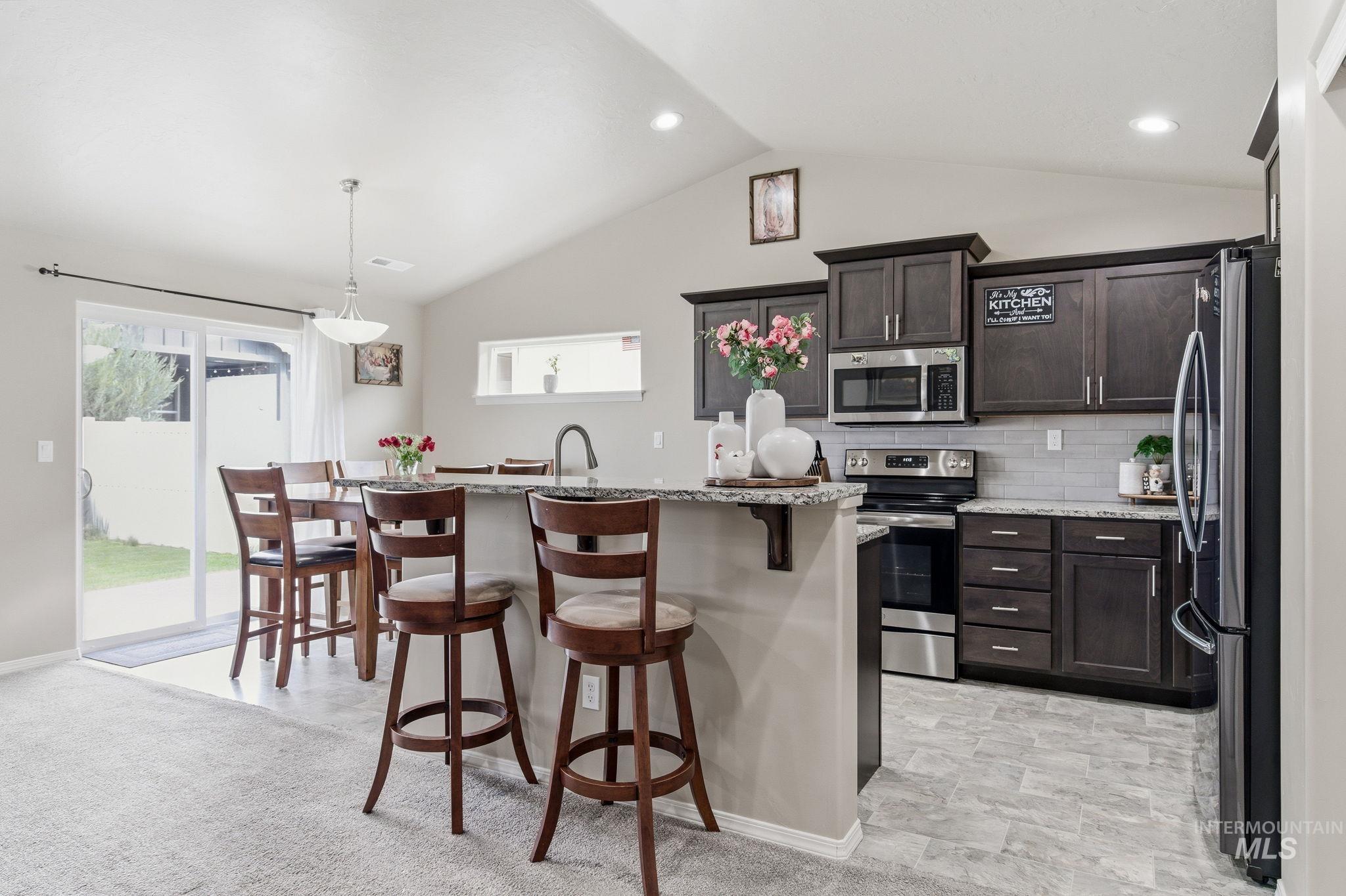 612 Diamond Lake St, Middleton, Idaho 83644, 3 Bedrooms, 2 Bathrooms, Residential For Sale, Price $384,999, 98981101