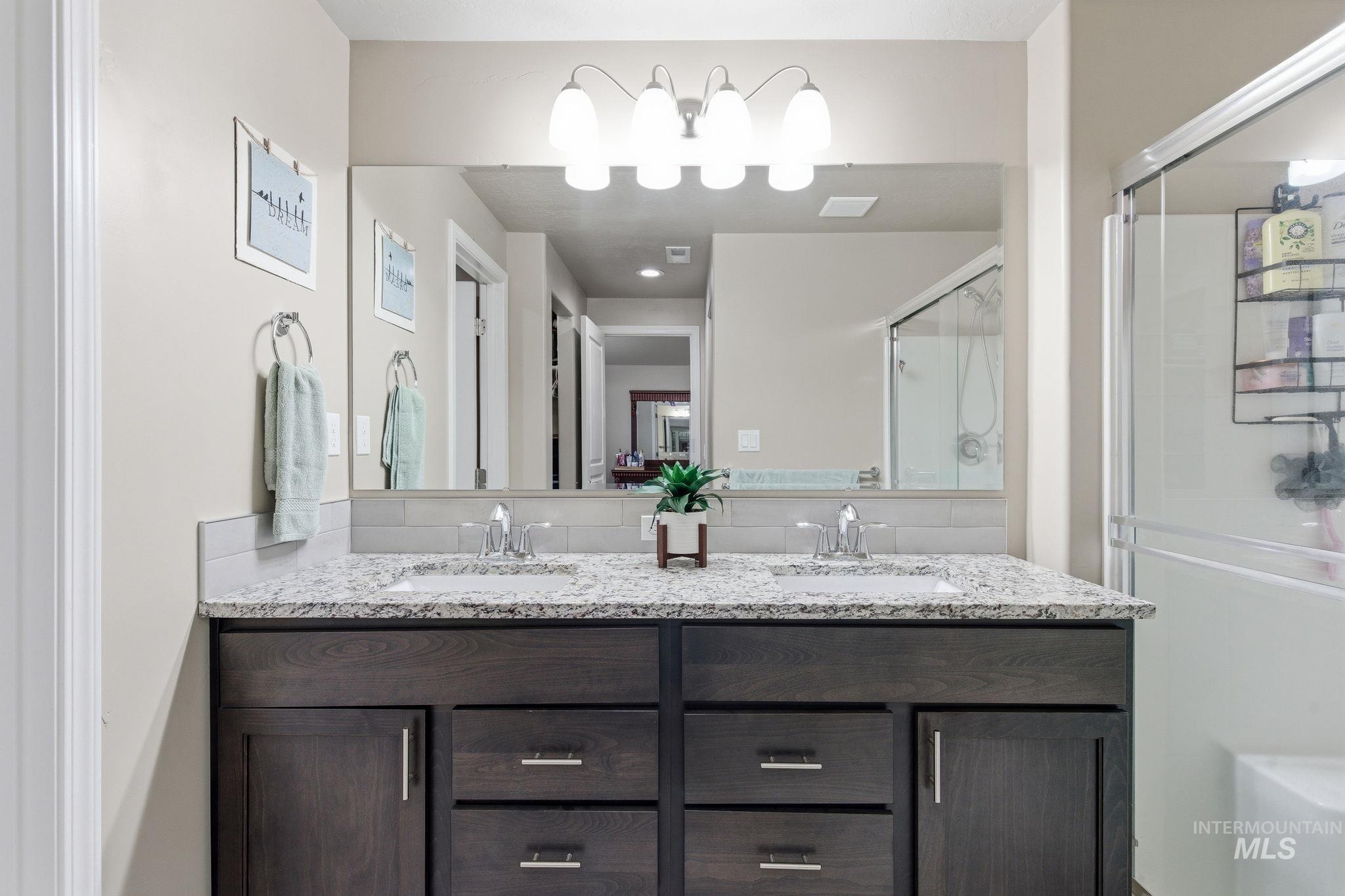 612 Diamond Lake St, Middleton, Idaho 83644, 3 Bedrooms, 2 Bathrooms, Residential For Sale, Price $384,999, 98981101