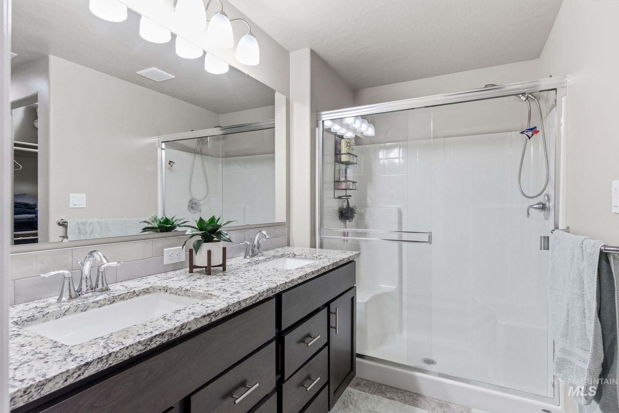 612 Diamond Lake St, Middleton, Idaho 83644, 3 Bedrooms, 2 Bathrooms, Residential For Sale, Price $384,999, 98981101