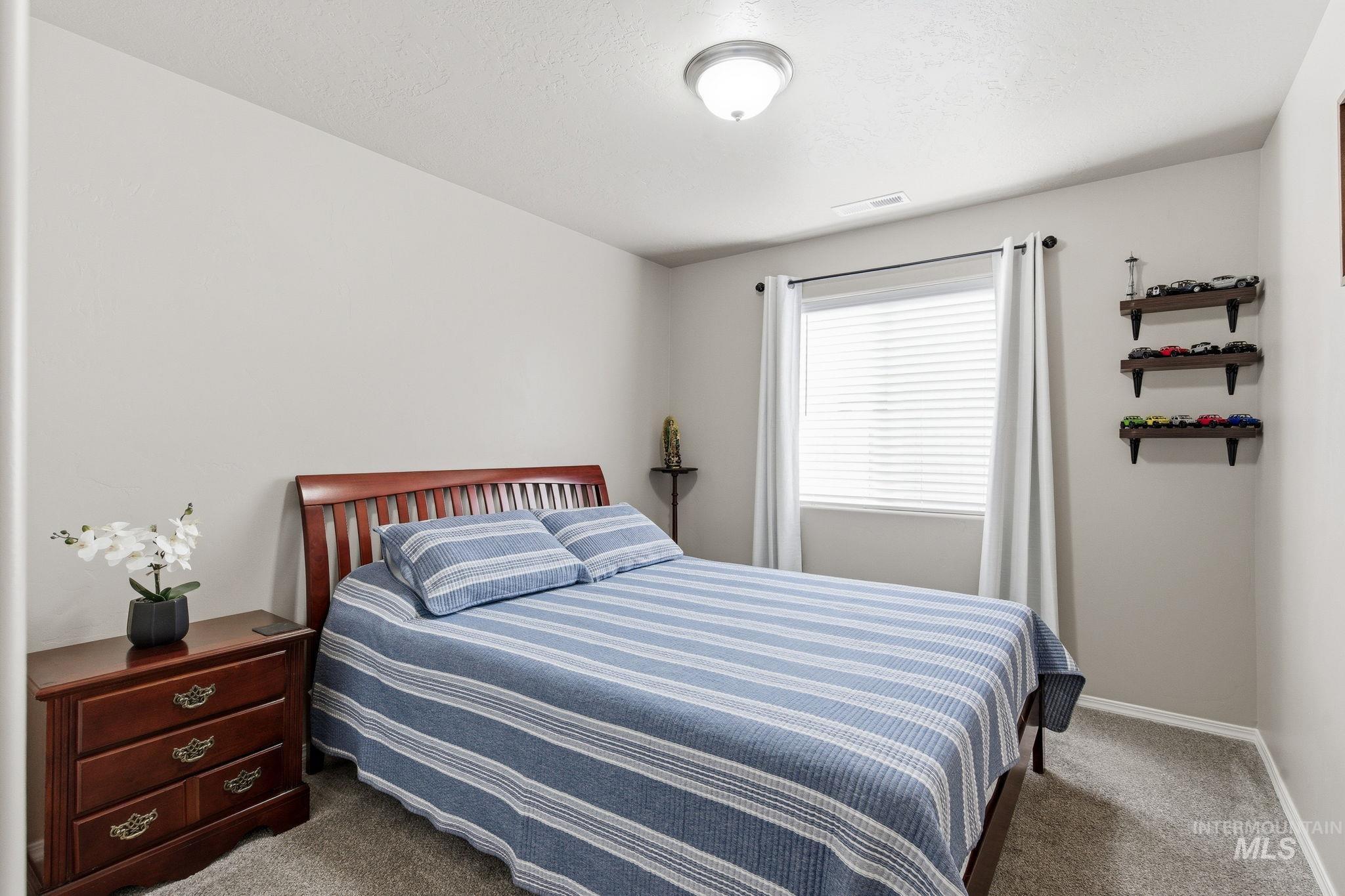 612 Diamond Lake St, Middleton, Idaho 83644, 3 Bedrooms, 2 Bathrooms, Residential For Sale, Price $384,999, 98981101