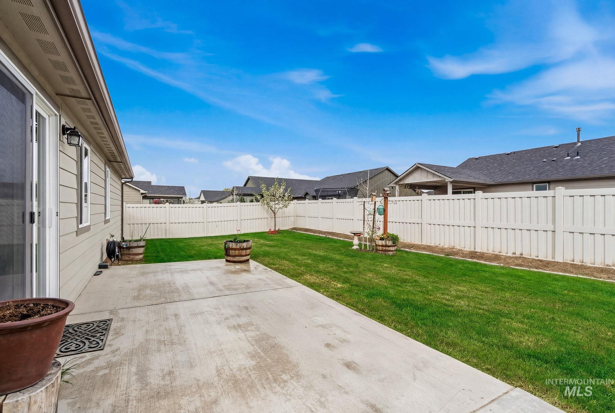 612 Diamond Lake St, Middleton, Idaho 83644, 3 Bedrooms, 2 Bathrooms, Residential For Sale, Price $384,999, 98981101